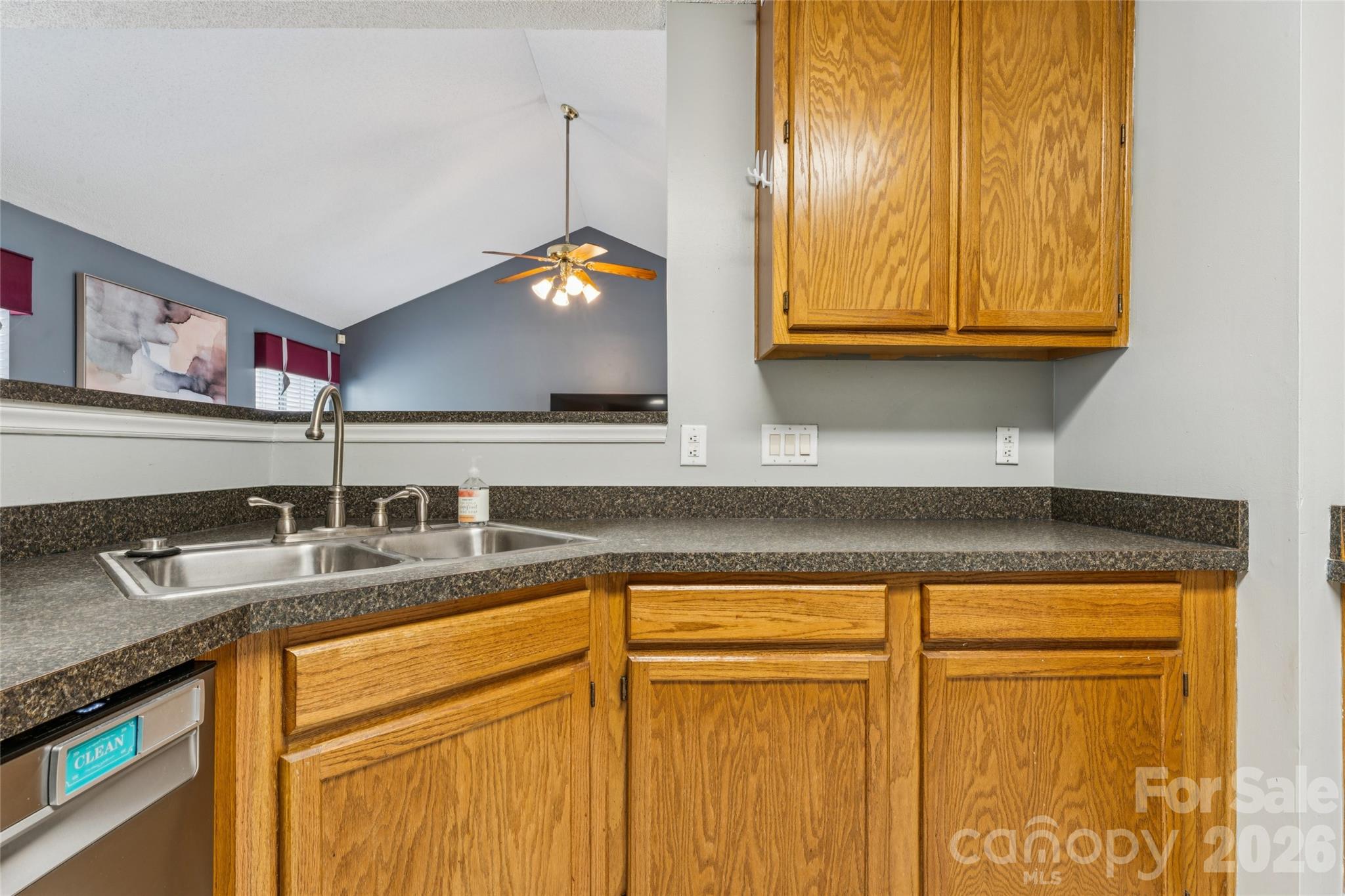 12408 Sandringham Place Property Photo 13