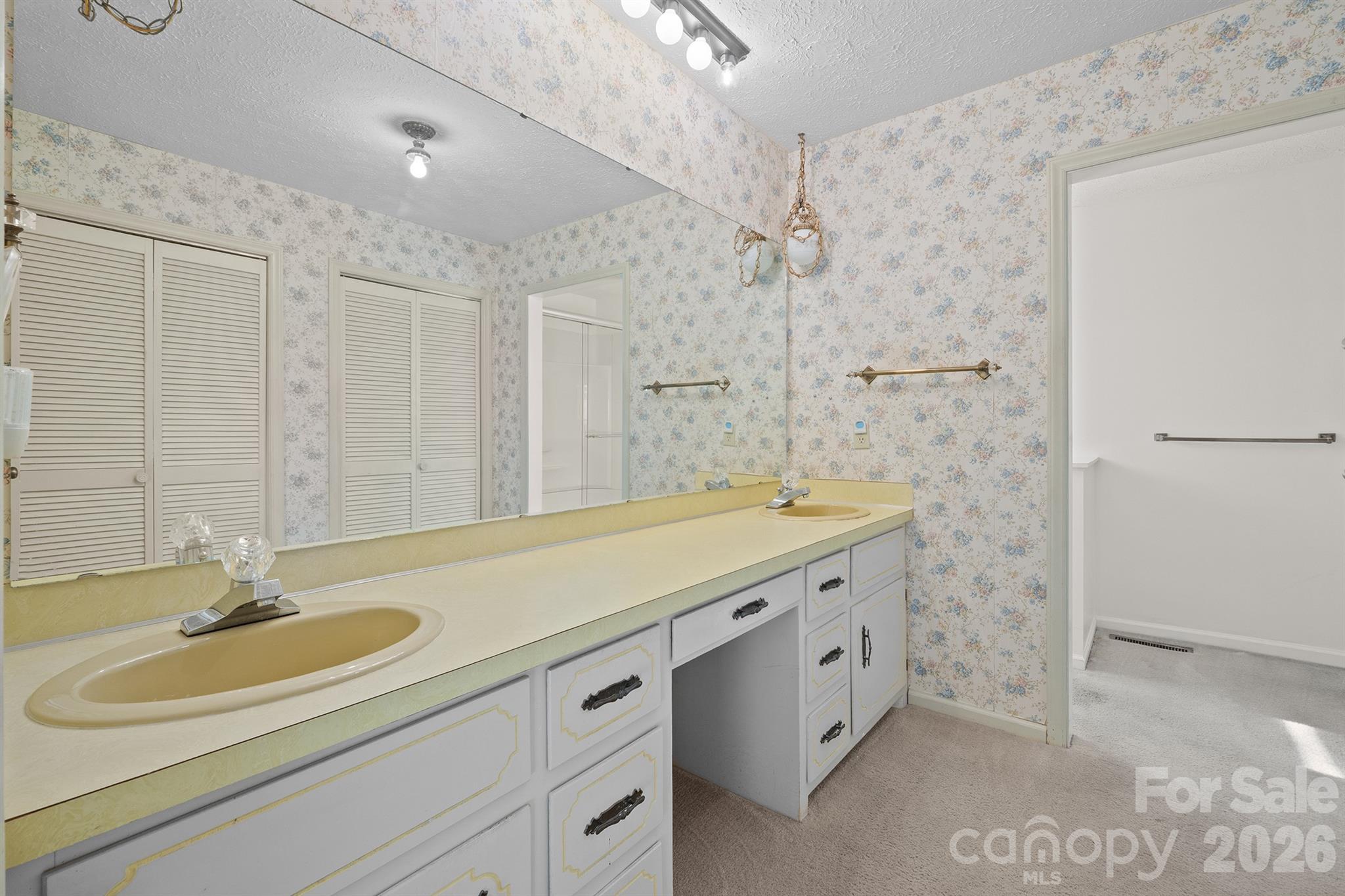 2153 S Fork Drive Property Photo 9