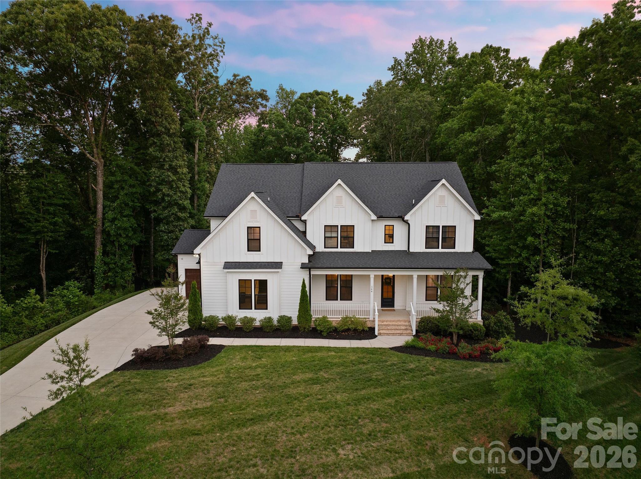 144 Walking Horse Trail Property Photo 3