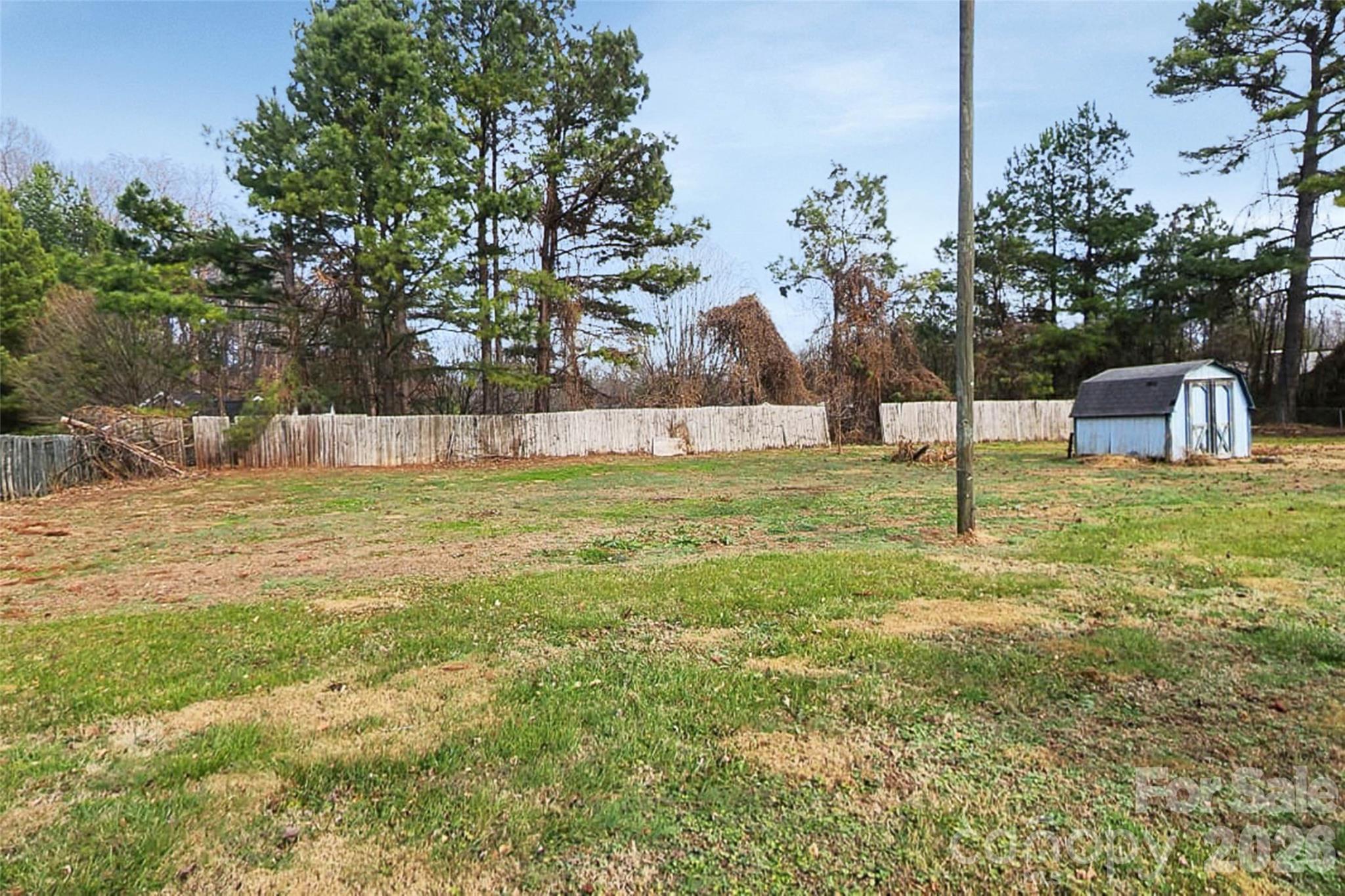 2818 & 2828 S New Hope Road Property Photo 9