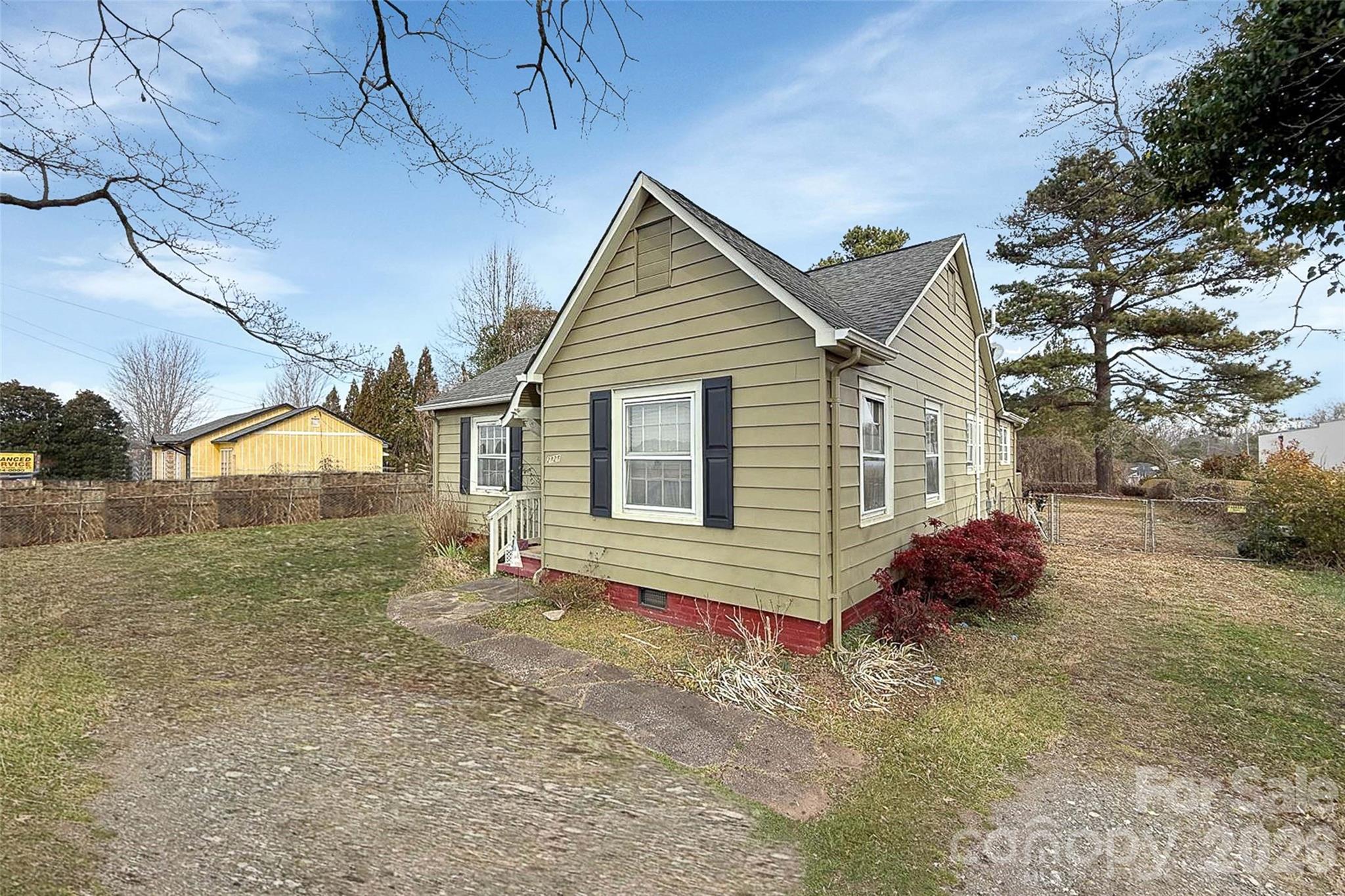 2818 & 2828 S New Hope Road Property Photo 10