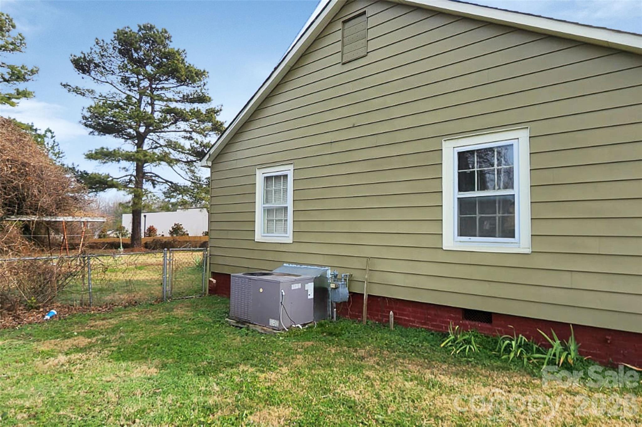 2818 & 2828 S New Hope Road Property Photo 12