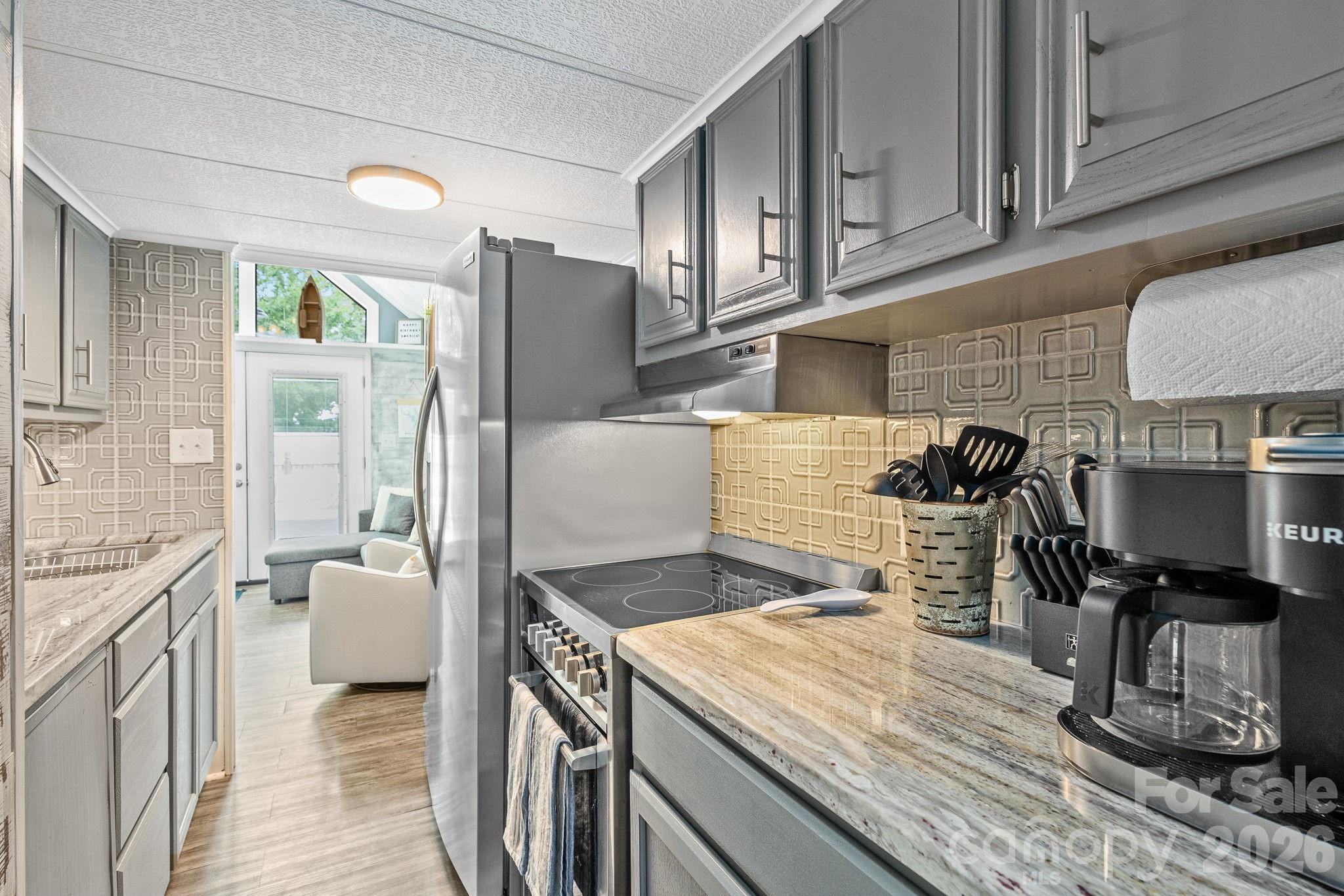 123 Grand View Drive B180/181 Property Photo 9
