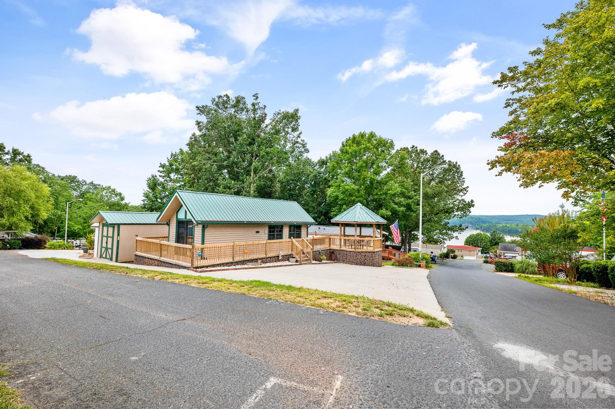 123 Grand View Drive B180/181 Property Photo 19