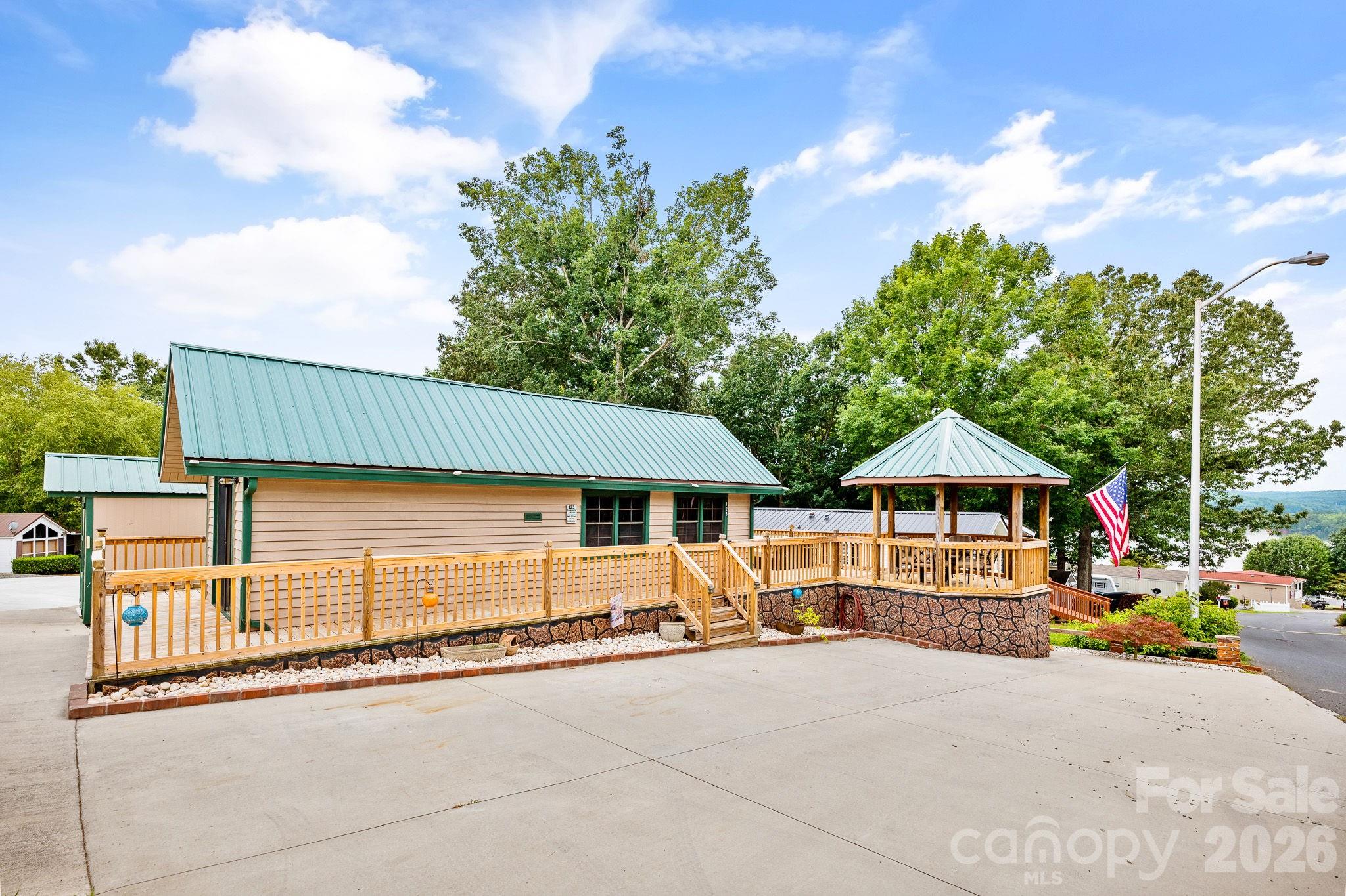 123 Grand View Drive B180/181 Property Photo 20
