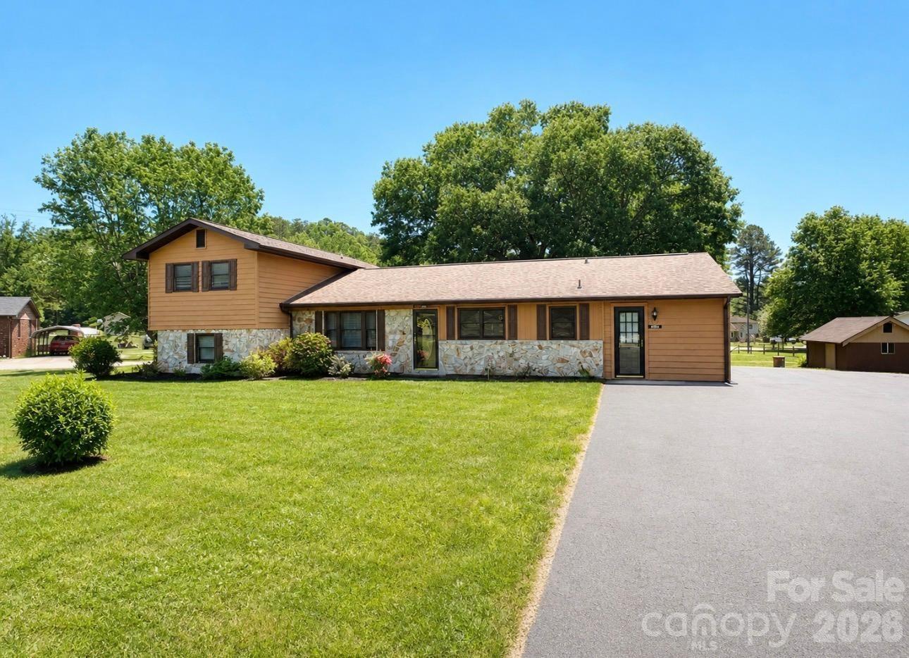 3253 Us 70 Highway Property Photo 1