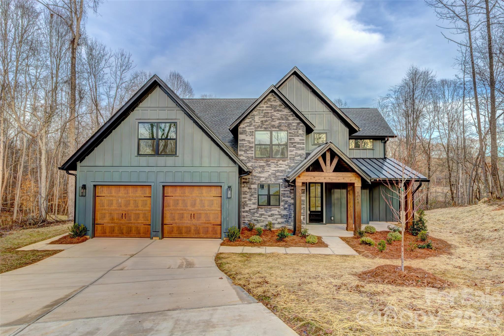 1041 Harrogate Drive Property Photo 1