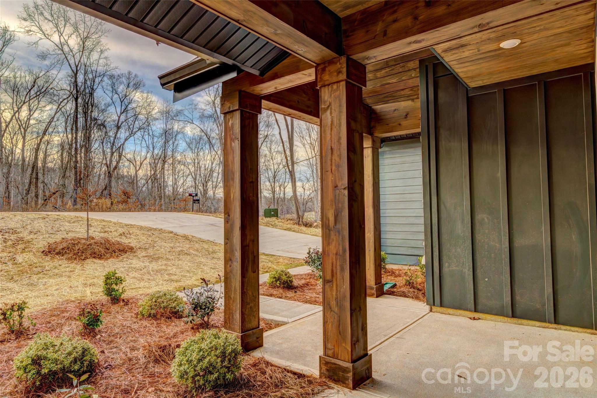 1041 Harrogate Drive Property Photo 6