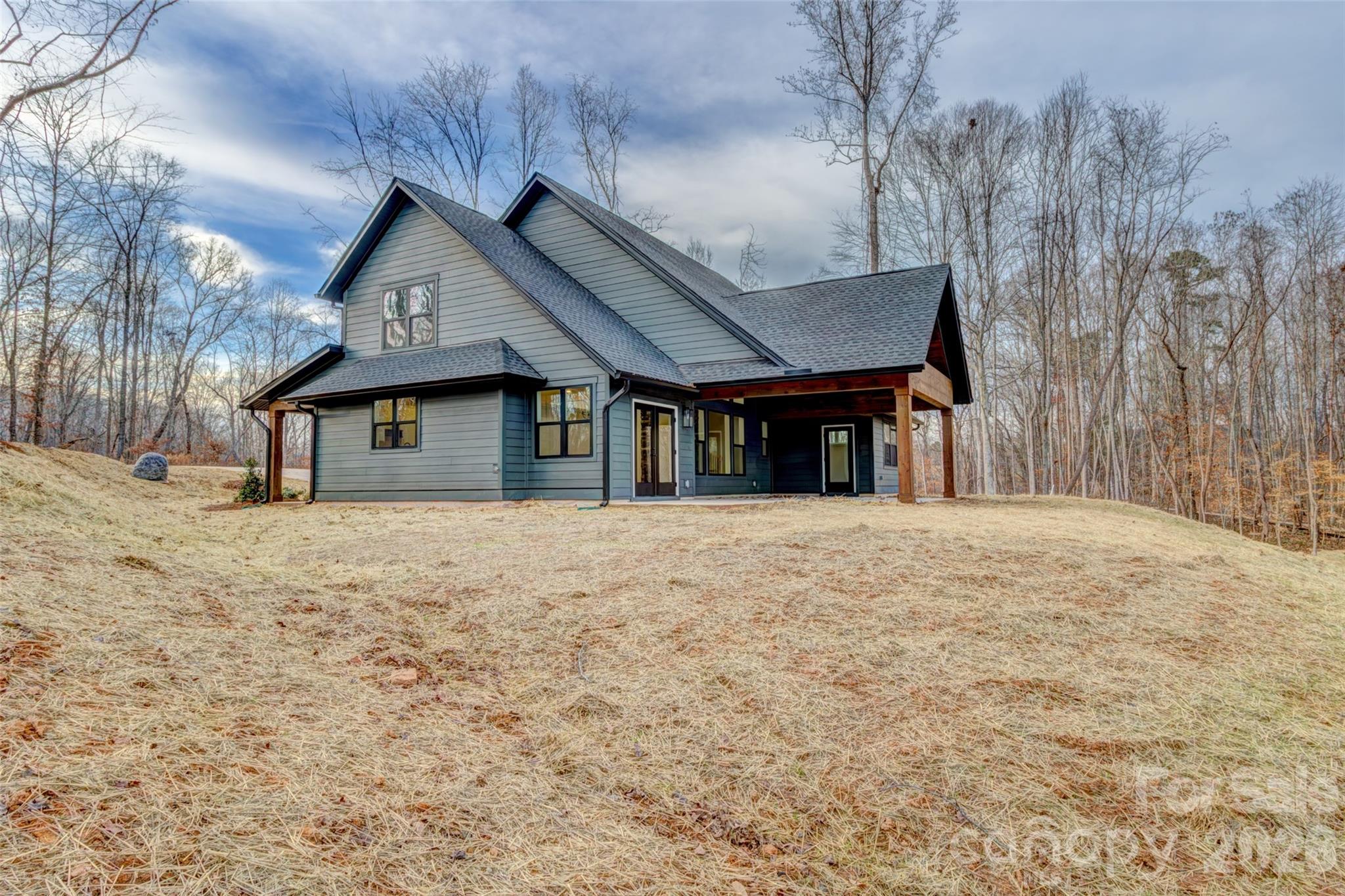 1041 Harrogate Drive Property Photo 7