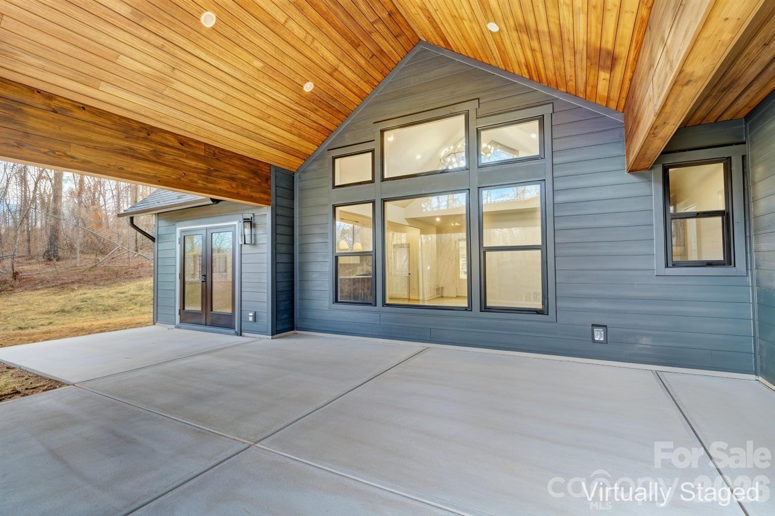 1041 Harrogate Drive Property Photo 11