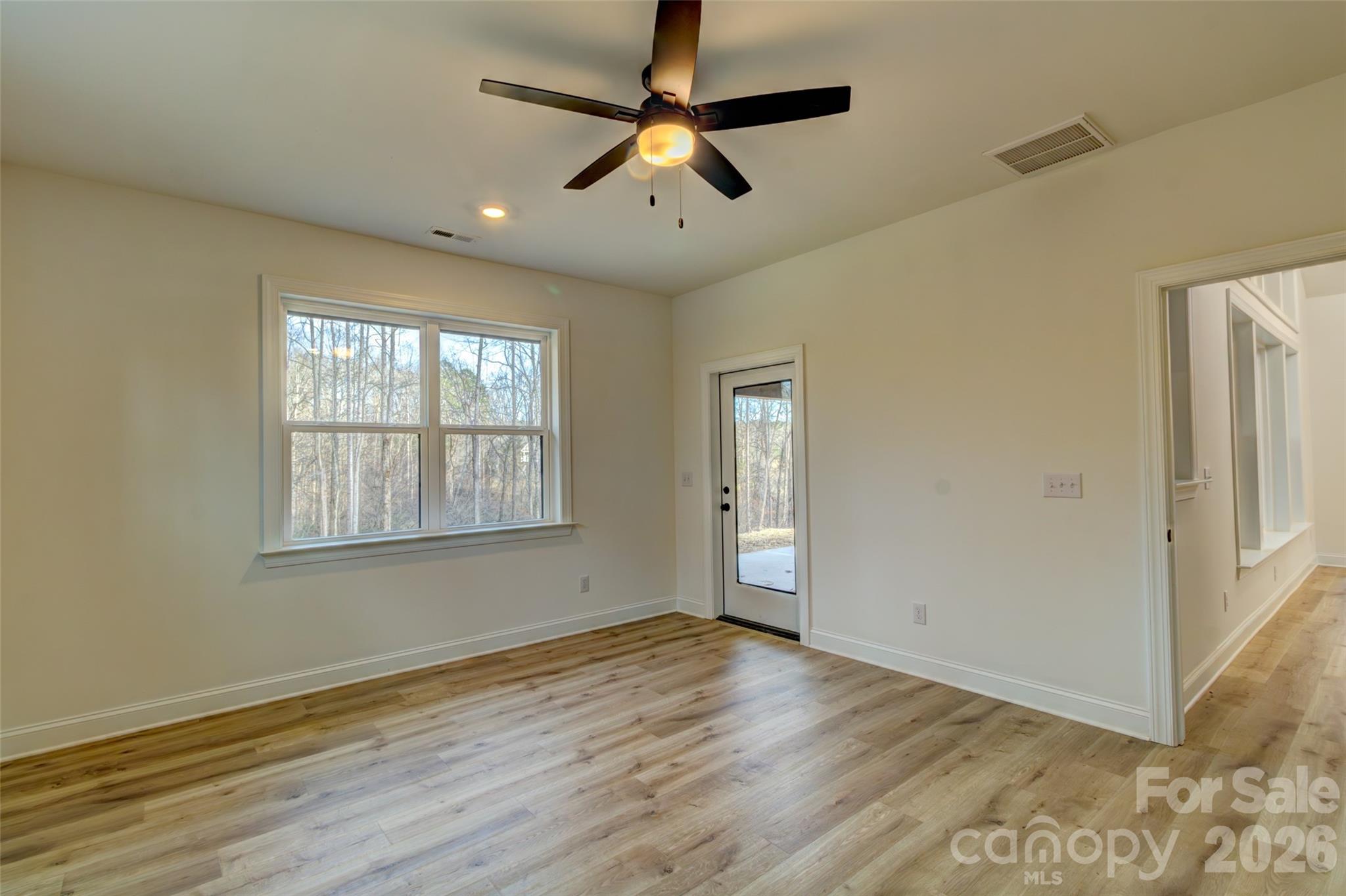 1041 Harrogate Drive Property Photo 22