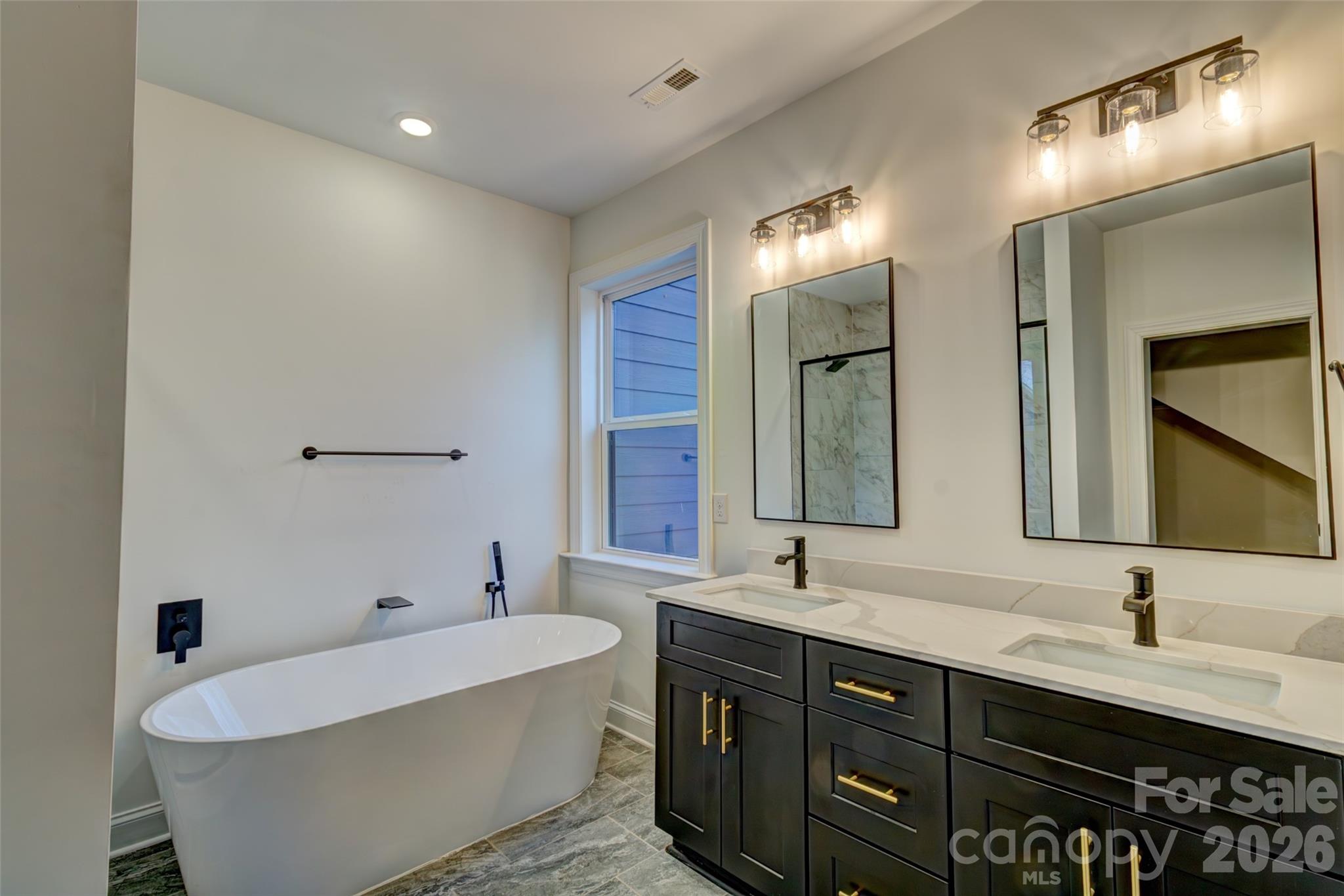 1041 Harrogate Drive Property Photo 26