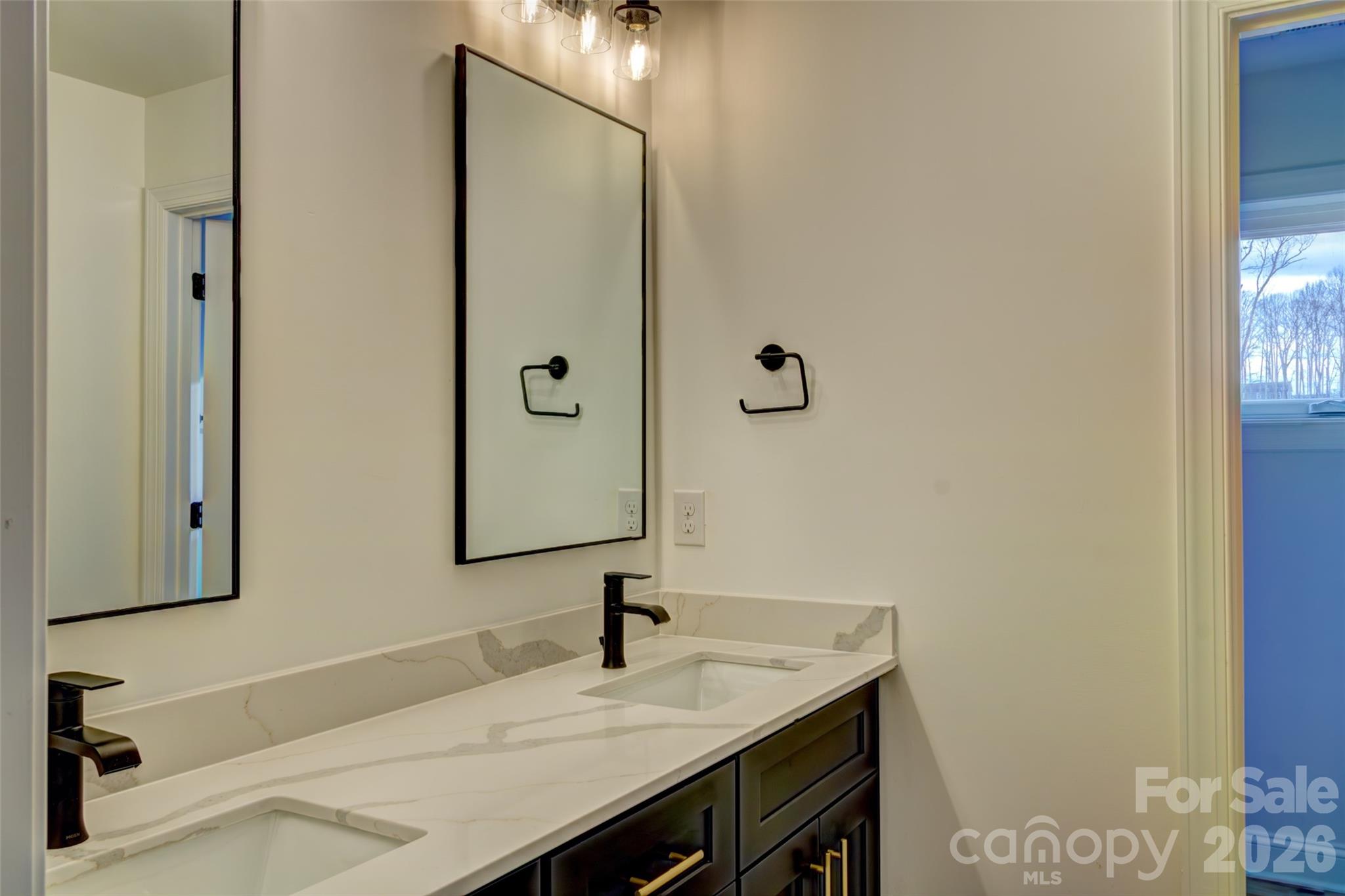 1041 Harrogate Drive Property Photo 27