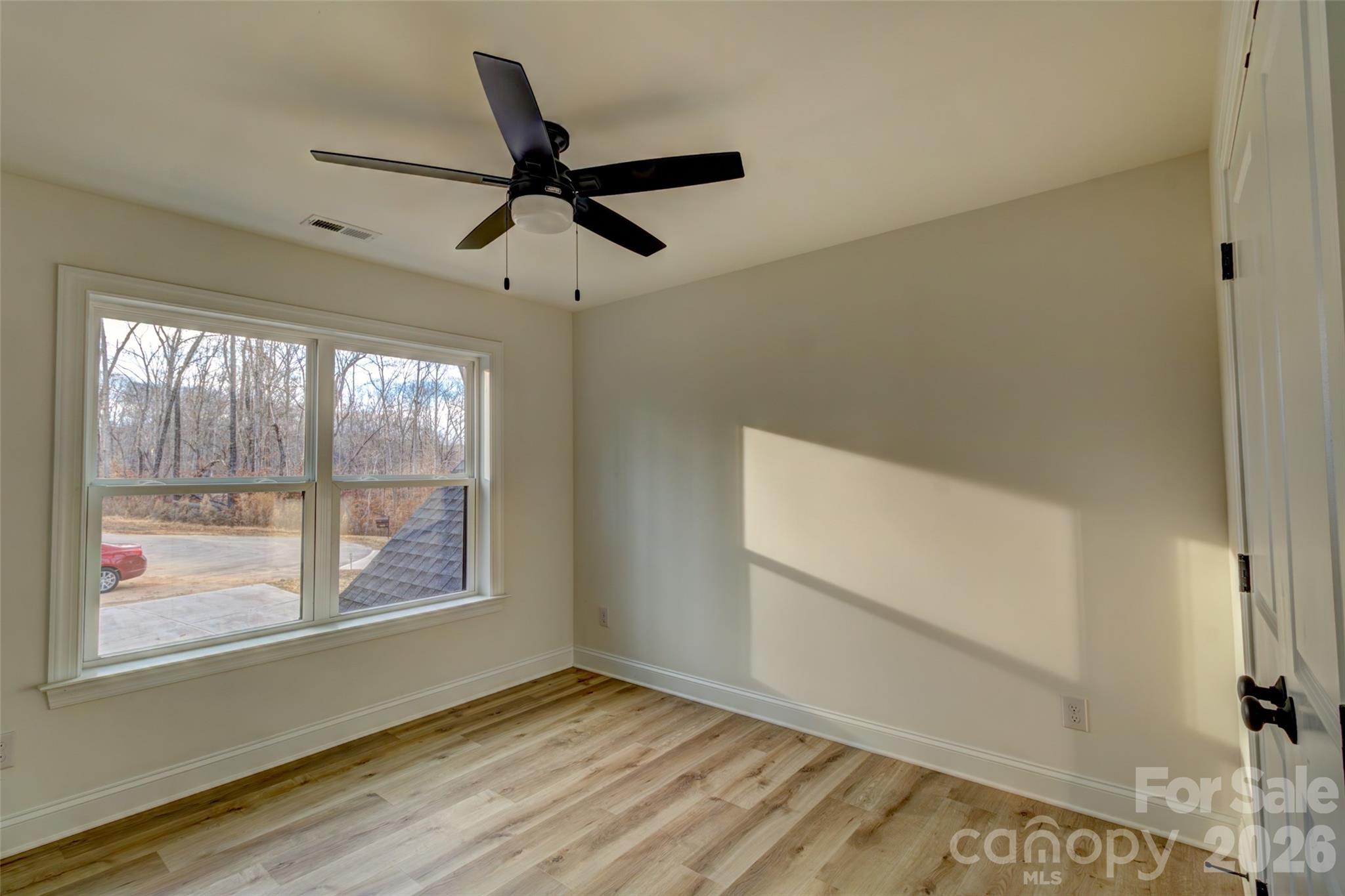 1041 Harrogate Drive Property Photo 33
