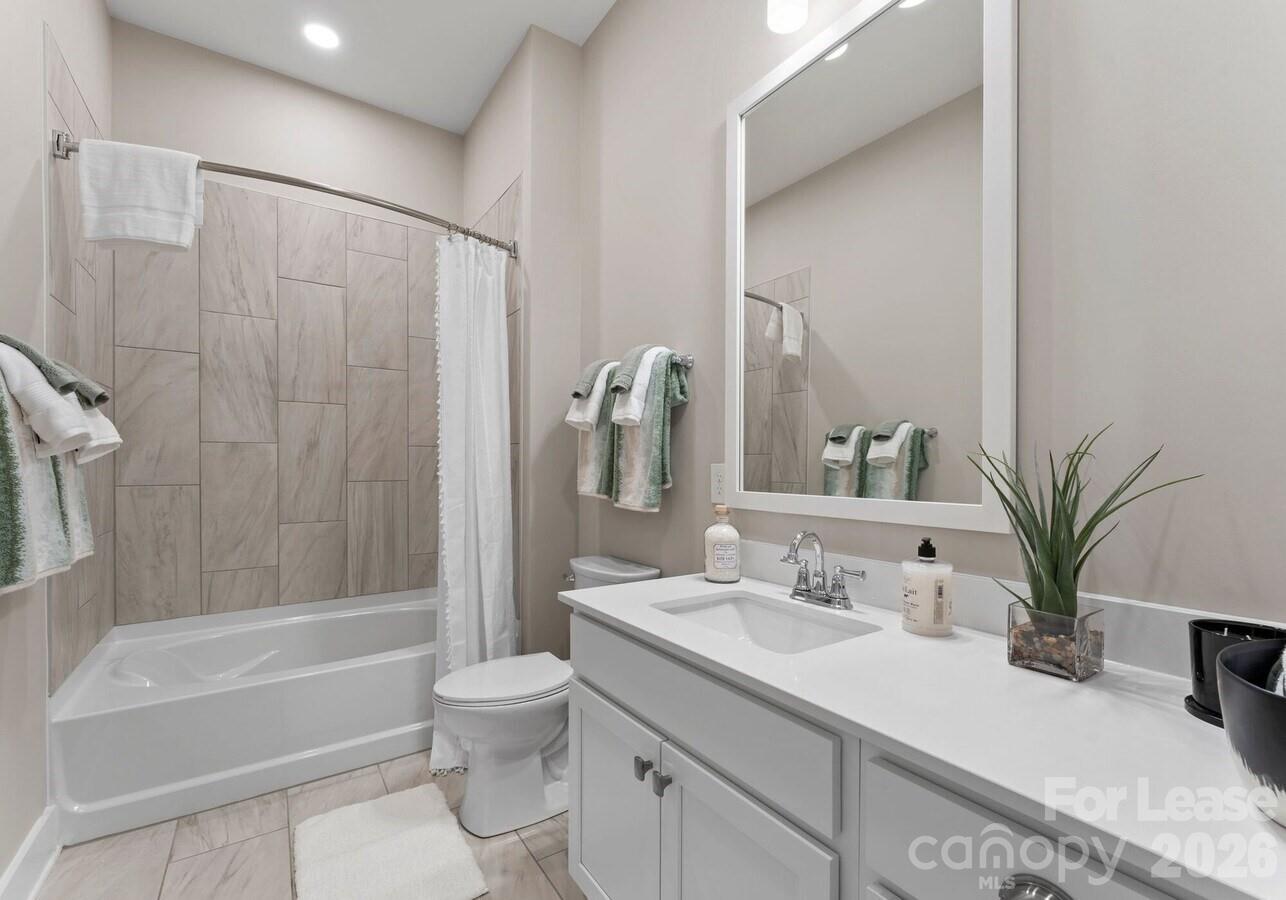 1241 Columbia Circle A1 Property Photo 24