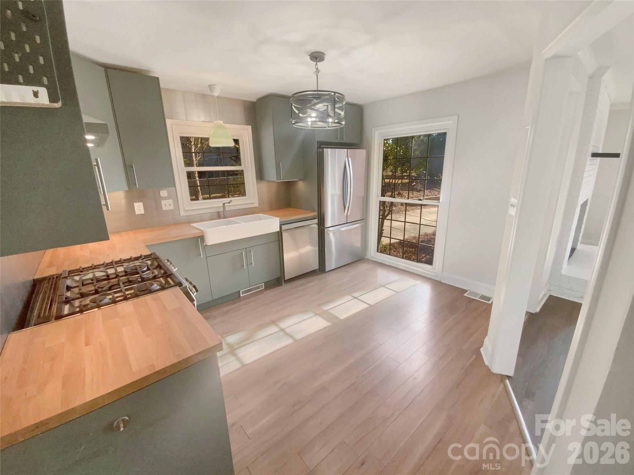 4661 Easthaven Drive Property Photo 3