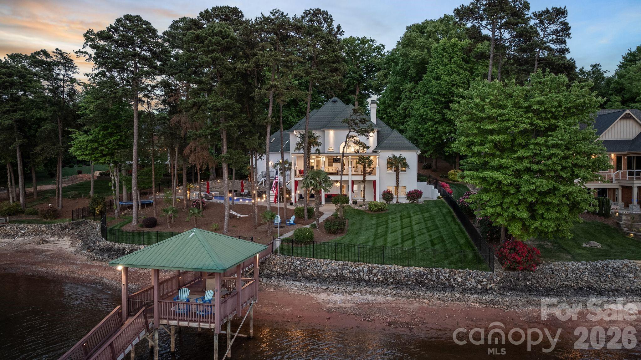 144 Mariner Pointe Lane Property Photo 2