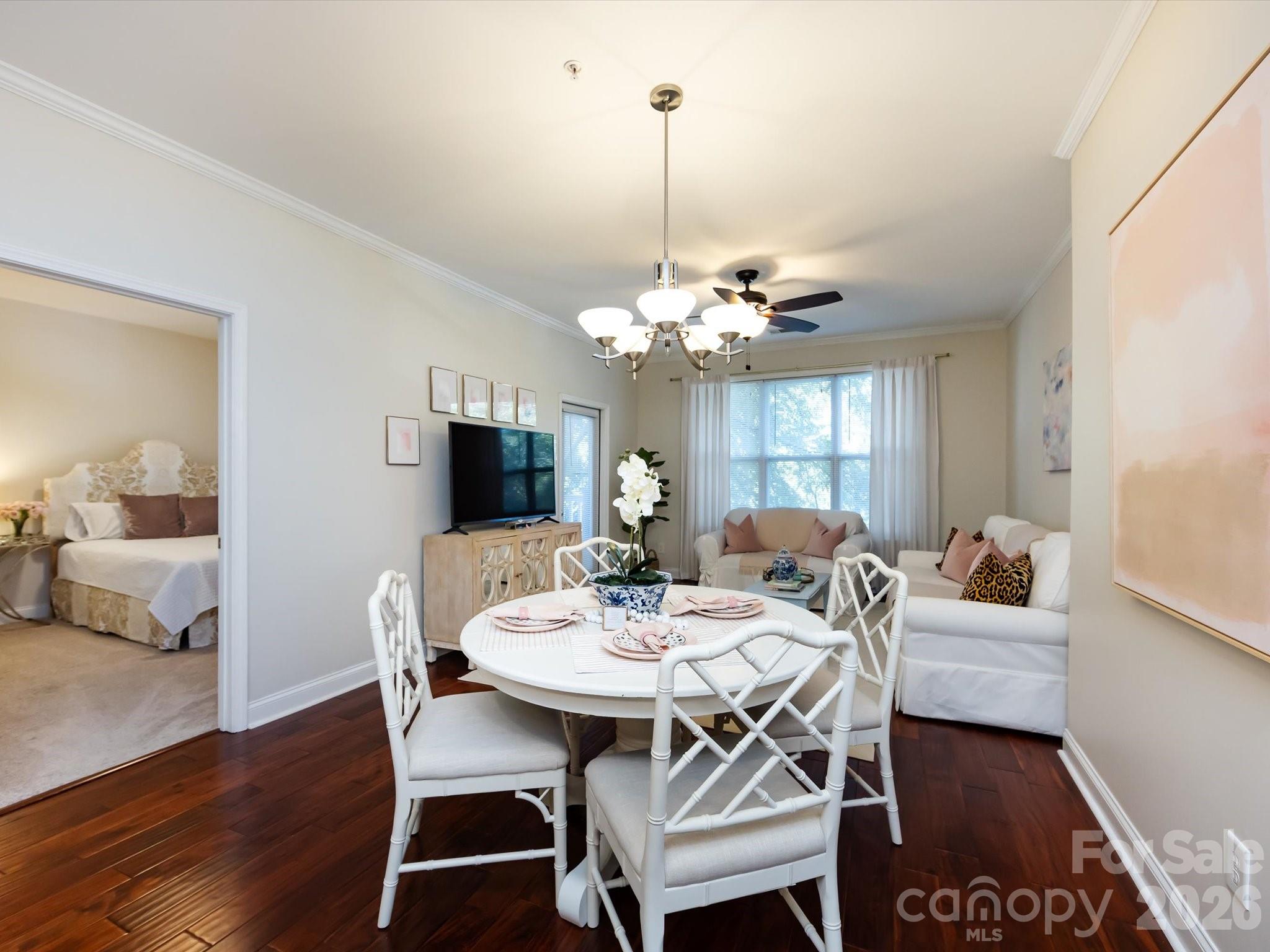 1000 E Woodlawn Road 113 Property Photo 10