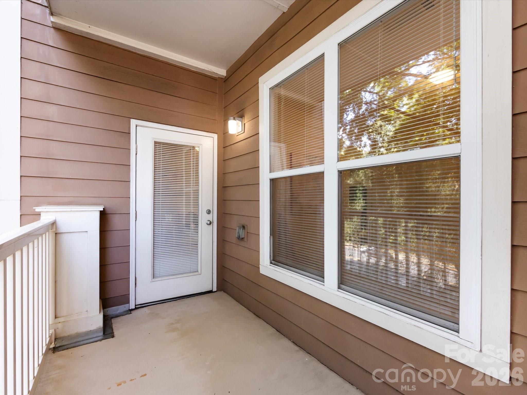 1000 E Woodlawn Road 113 Property Photo 14