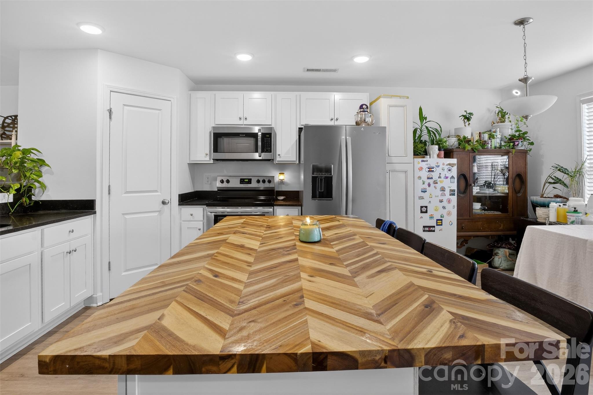 1526 Shepard Street Property Photo 11