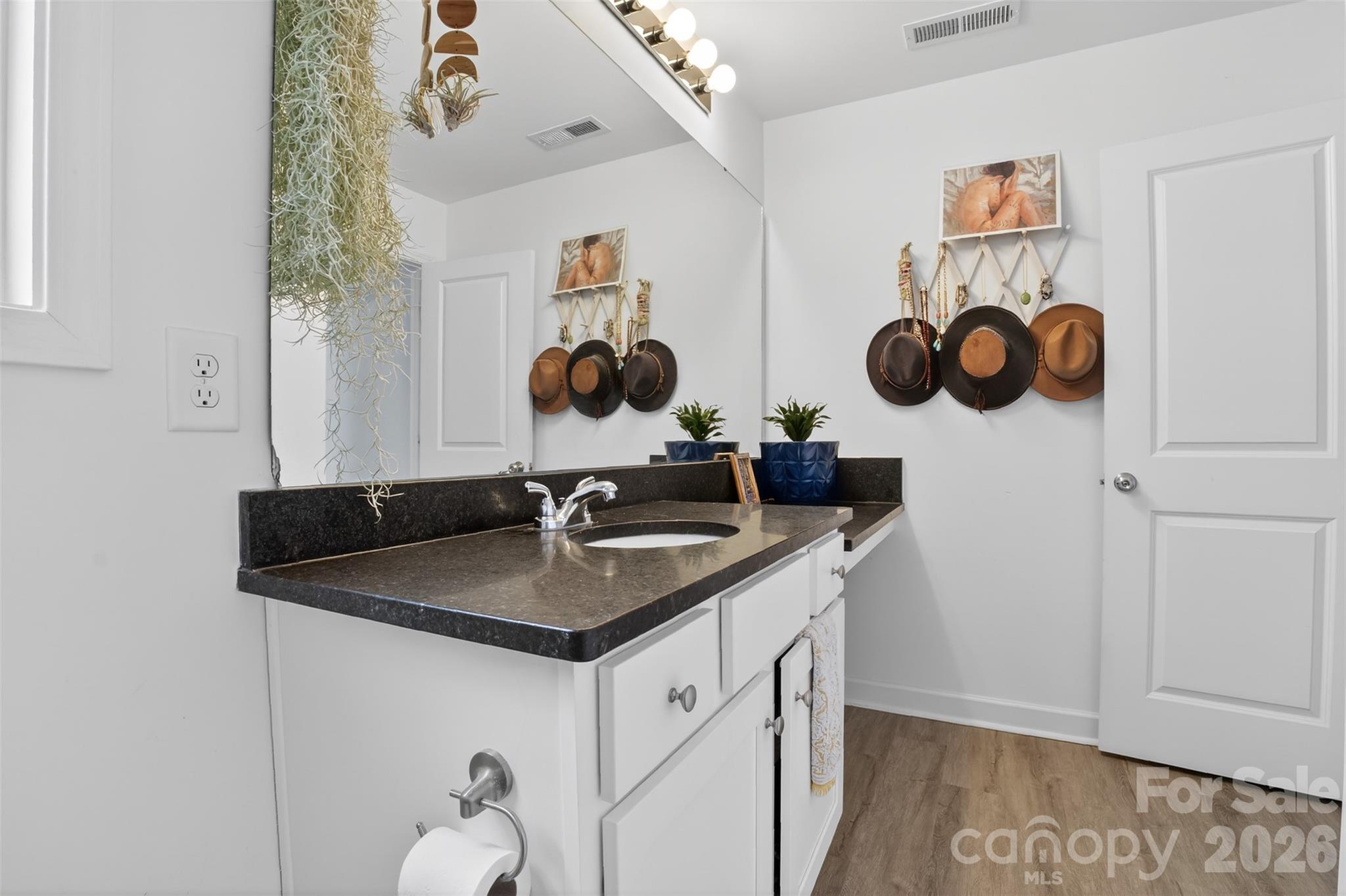 1526 Shepard Street Property Photo 22