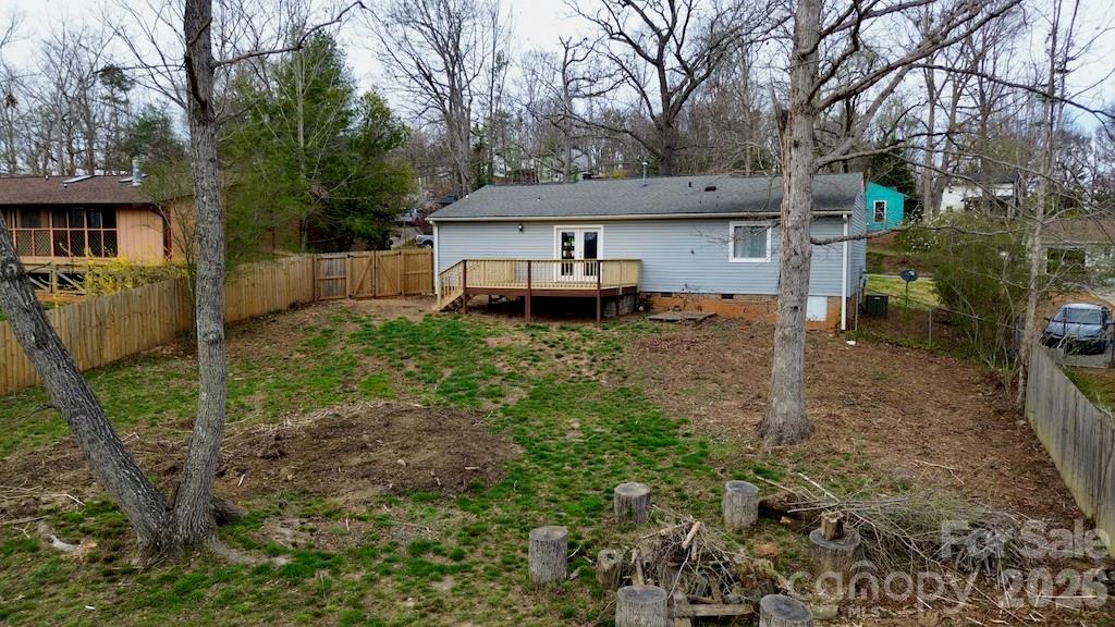 327 Heather Court Property Photo 6