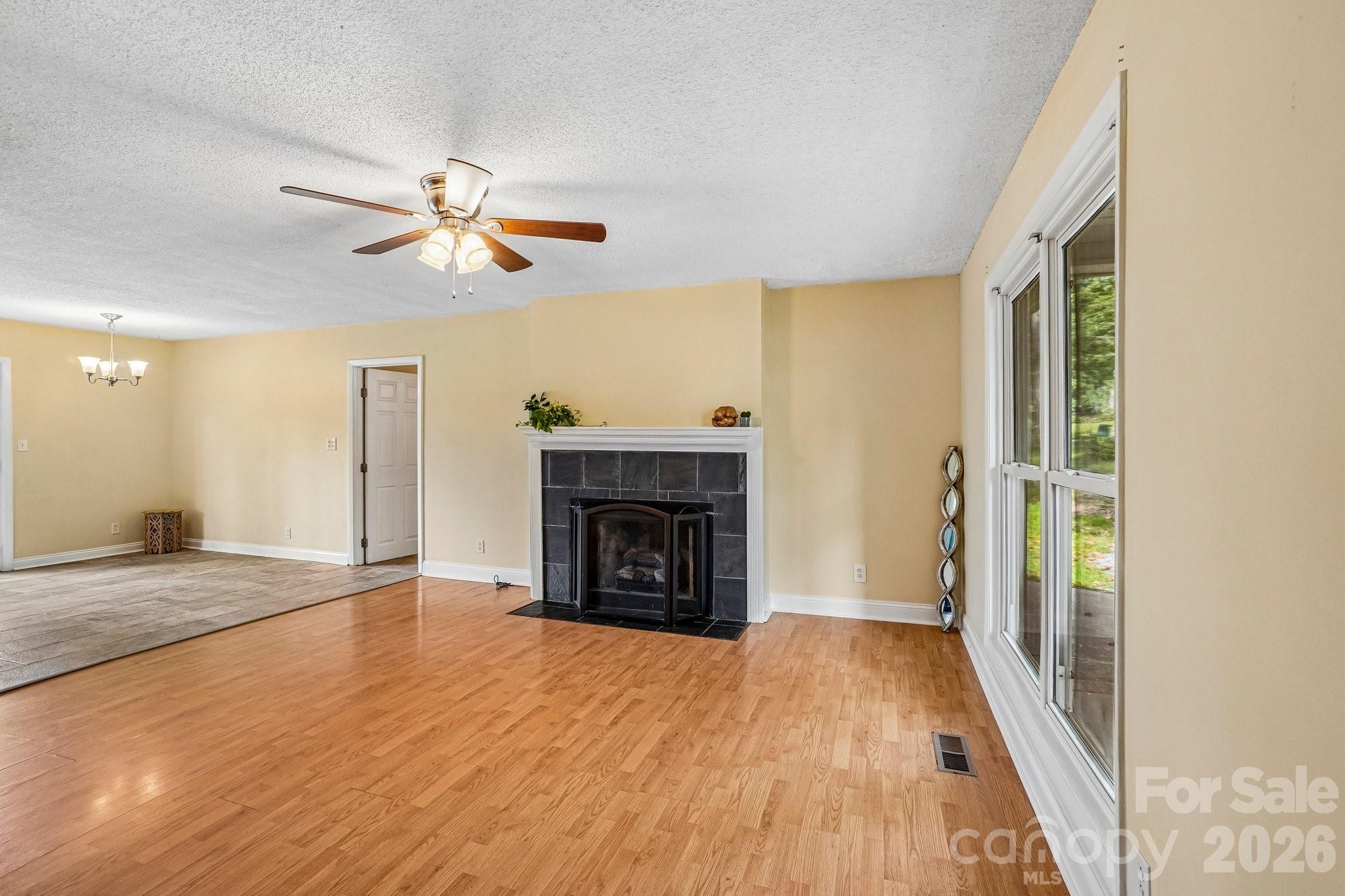 327 Heather Court Property Photo 10