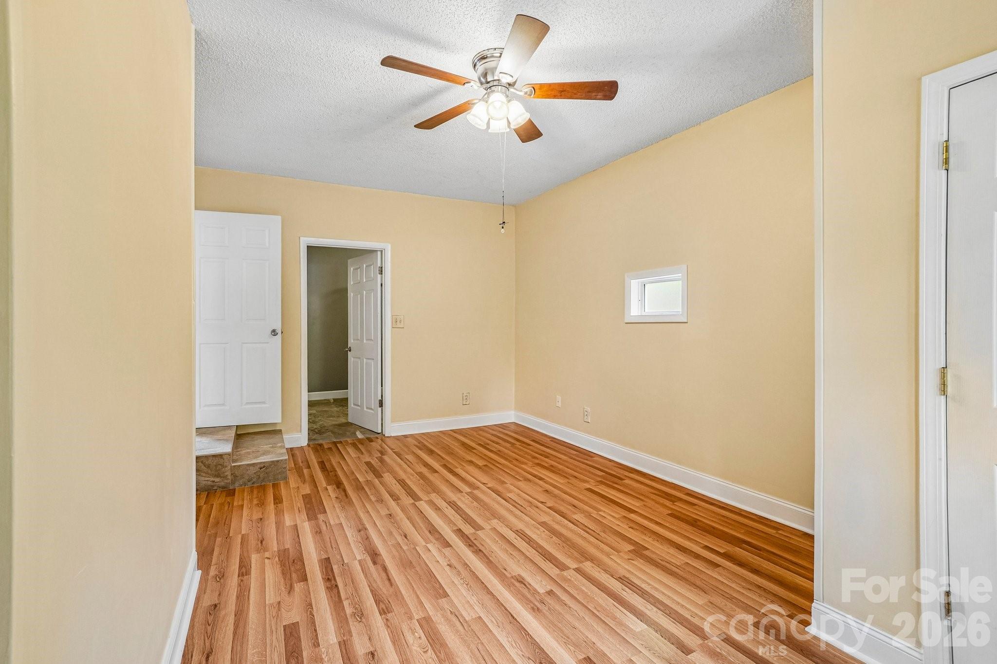 327 Heather Court Property Photo 17