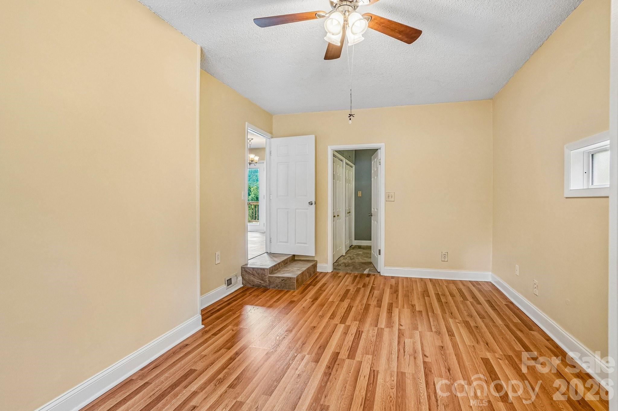 327 Heather Court Property Photo 18