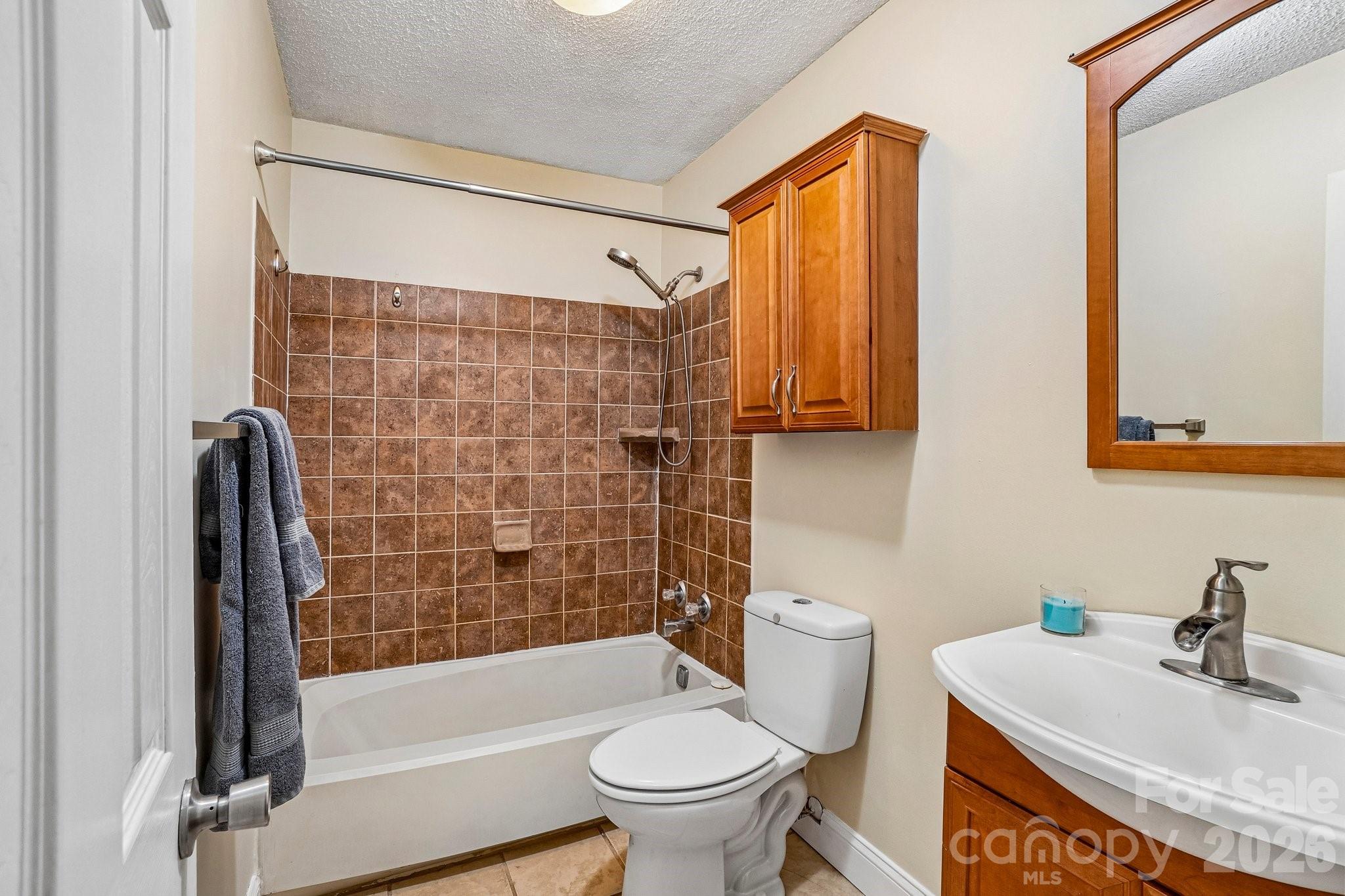 327 Heather Court Property Photo 21