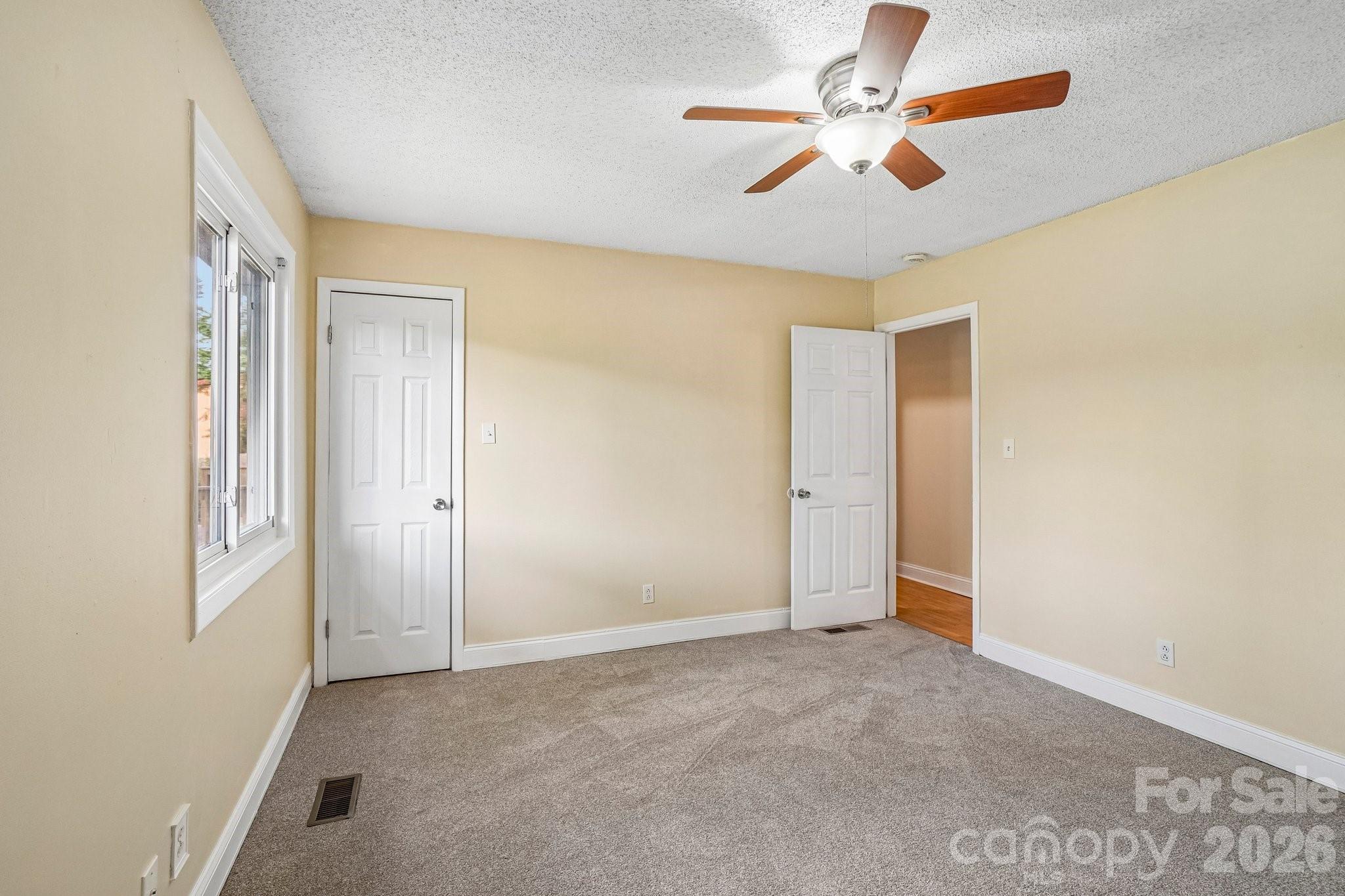 327 Heather Court Property Photo 23
