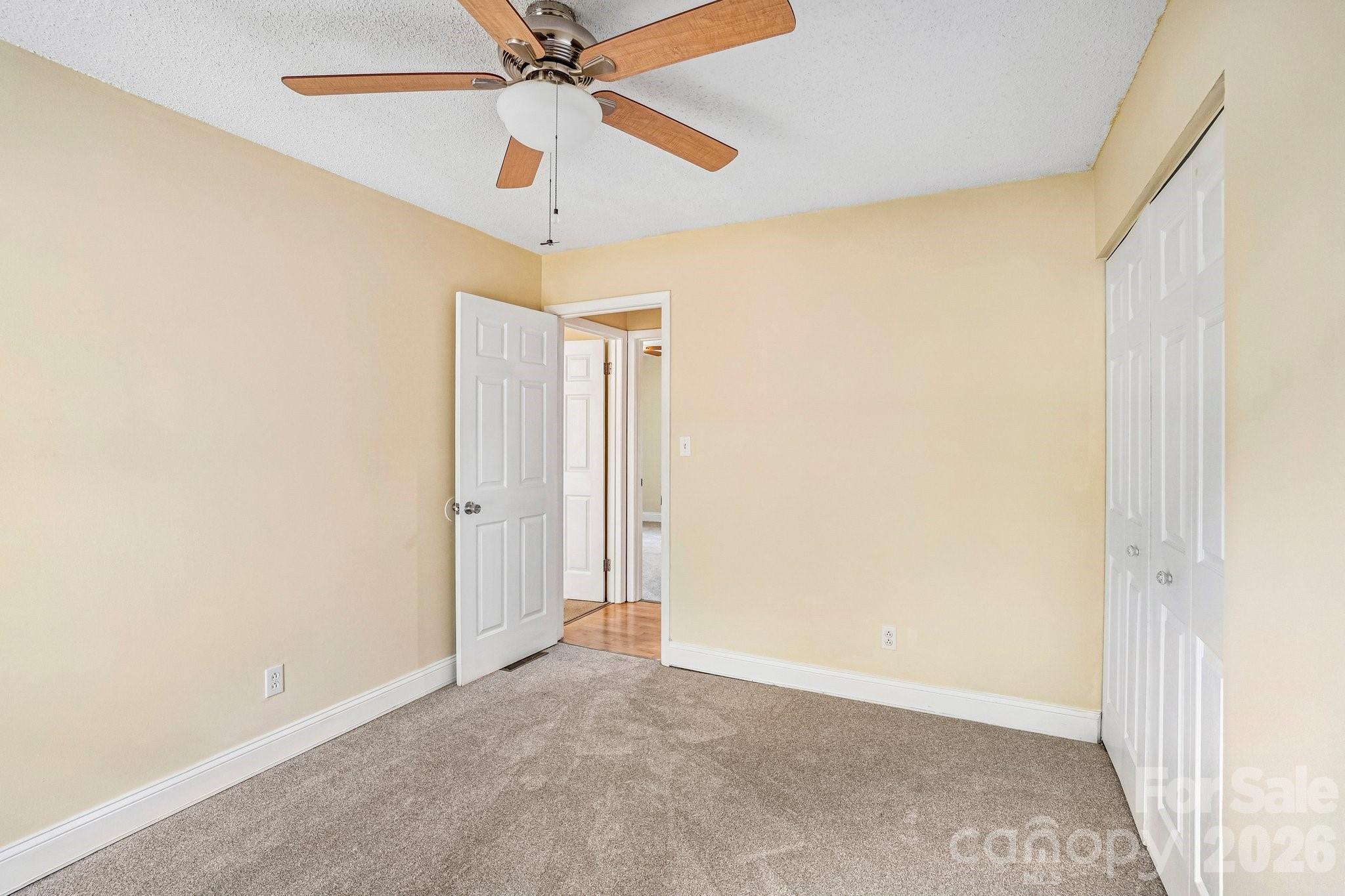 327 Heather Court Property Photo 25