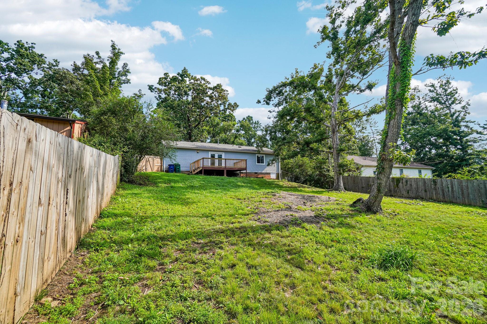 327 Heather Court Property Photo 31