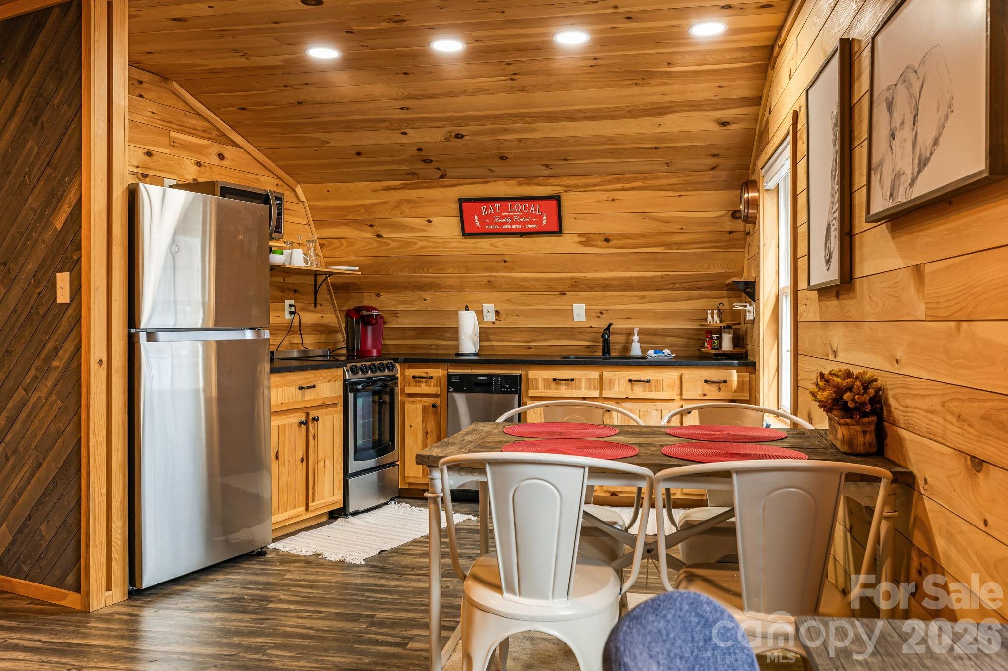 1236 Upper Brush Creek Road Property Photo 43
