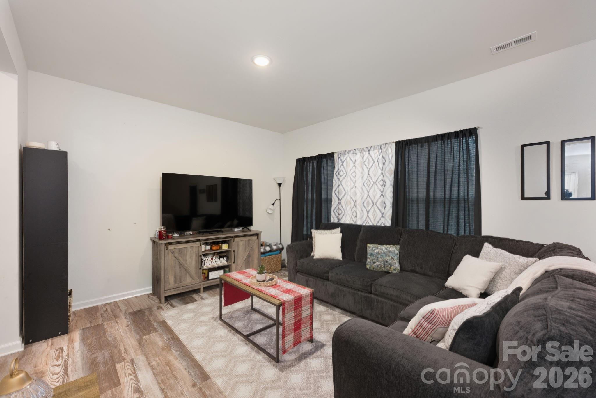 609 N Mulberry Street Property Photo 3