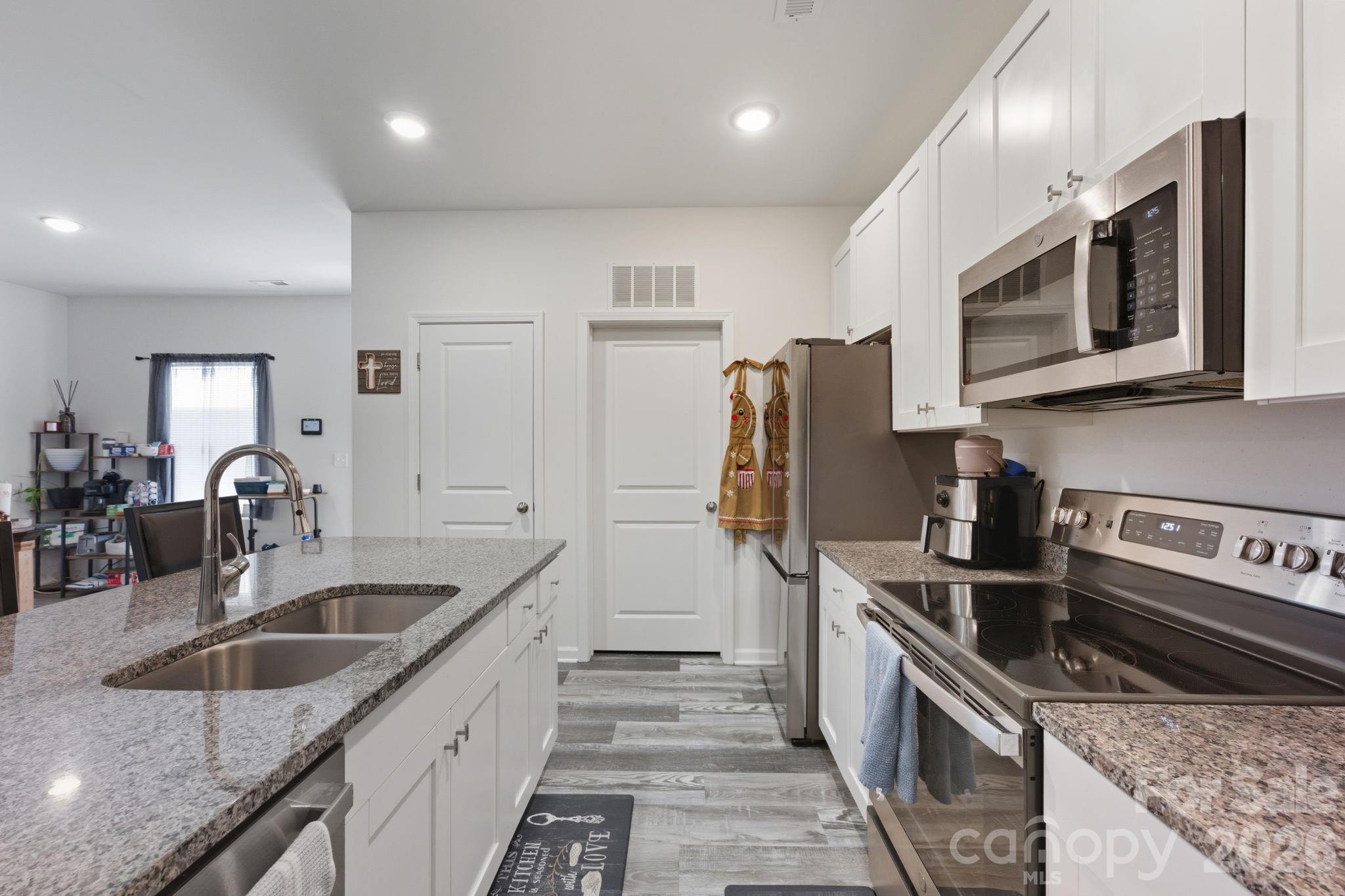609 N Mulberry Street Property Photo 6