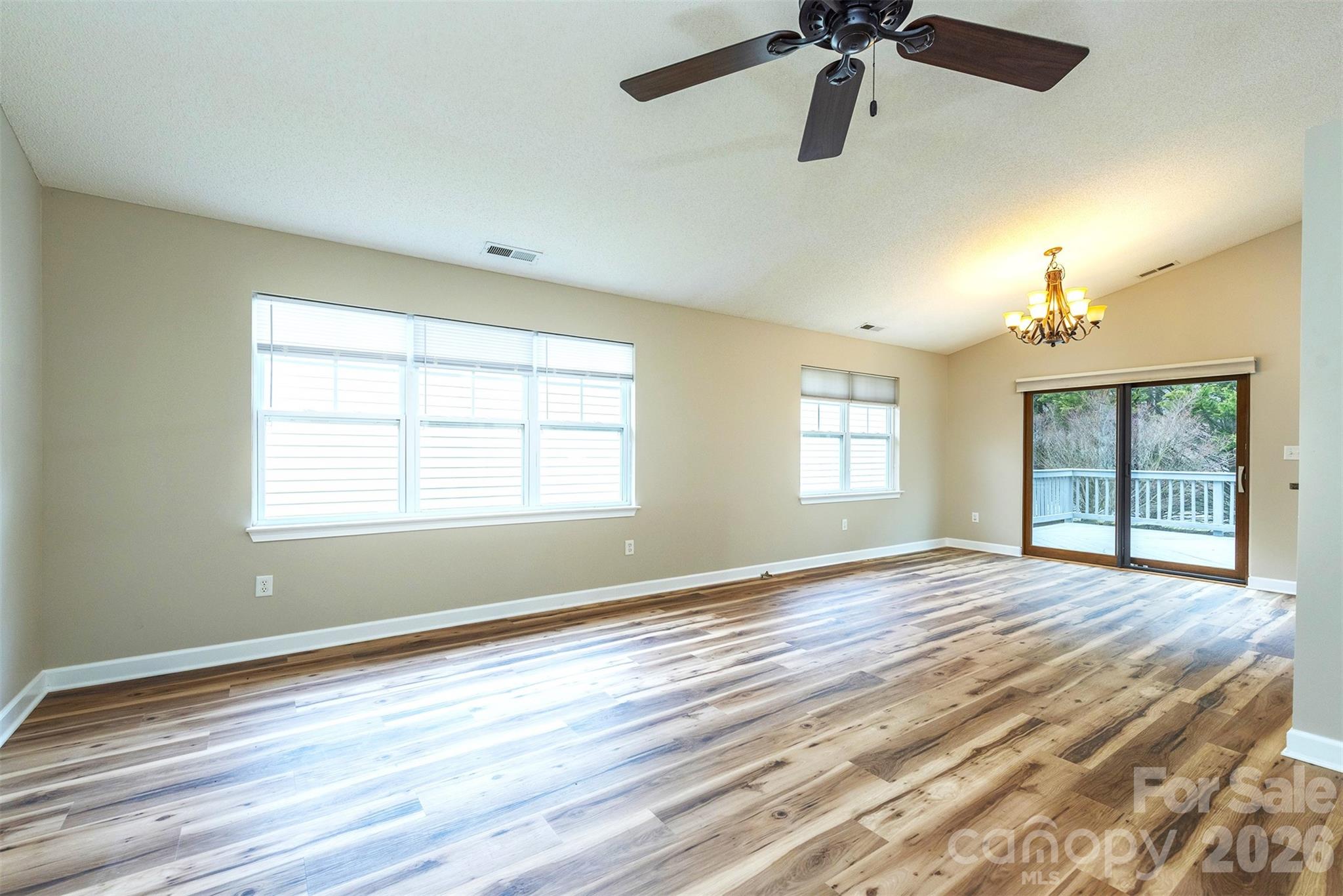 50 Clear Creekside Drive Property Photo 4