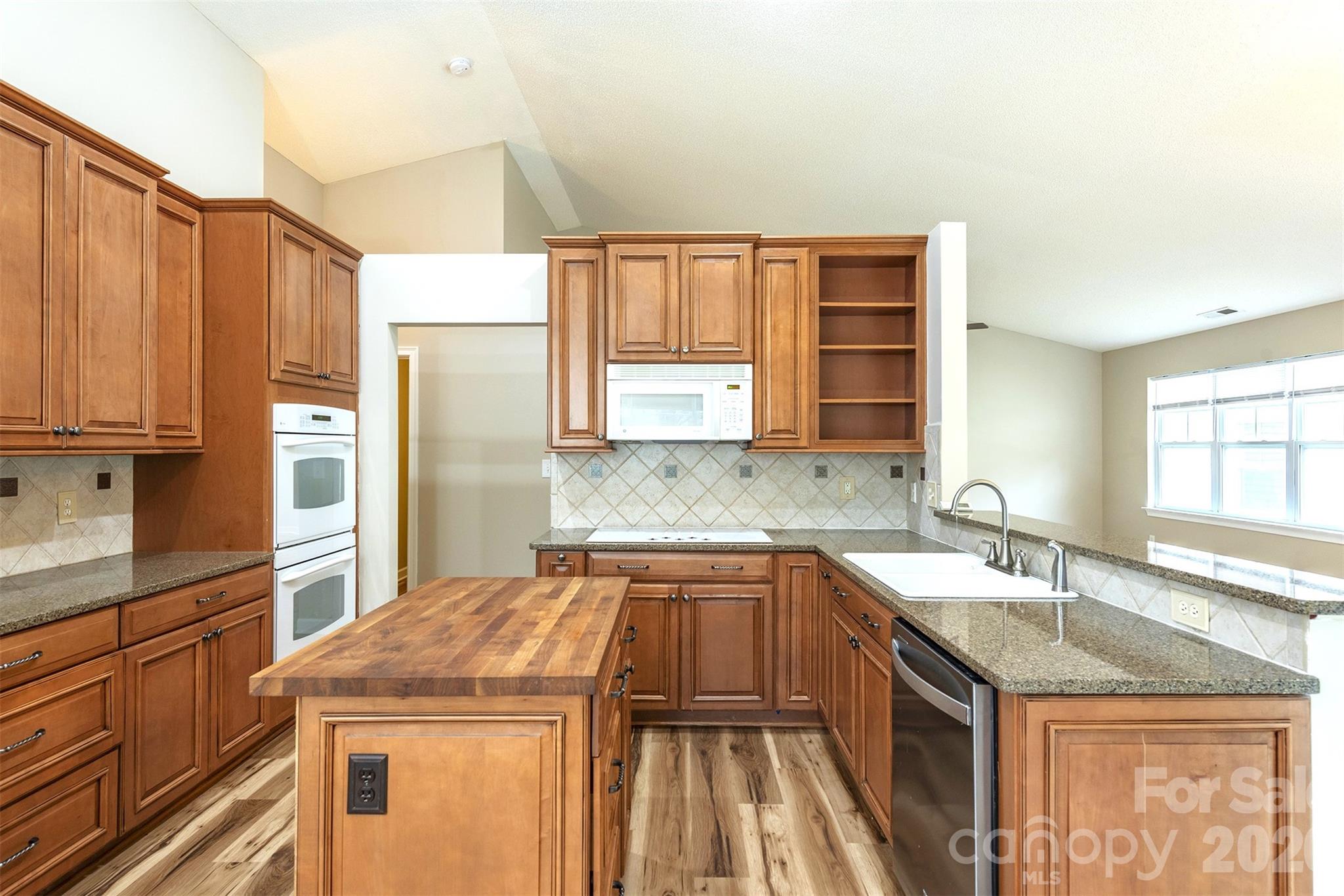 50 Clear Creekside Drive Property Photo 10