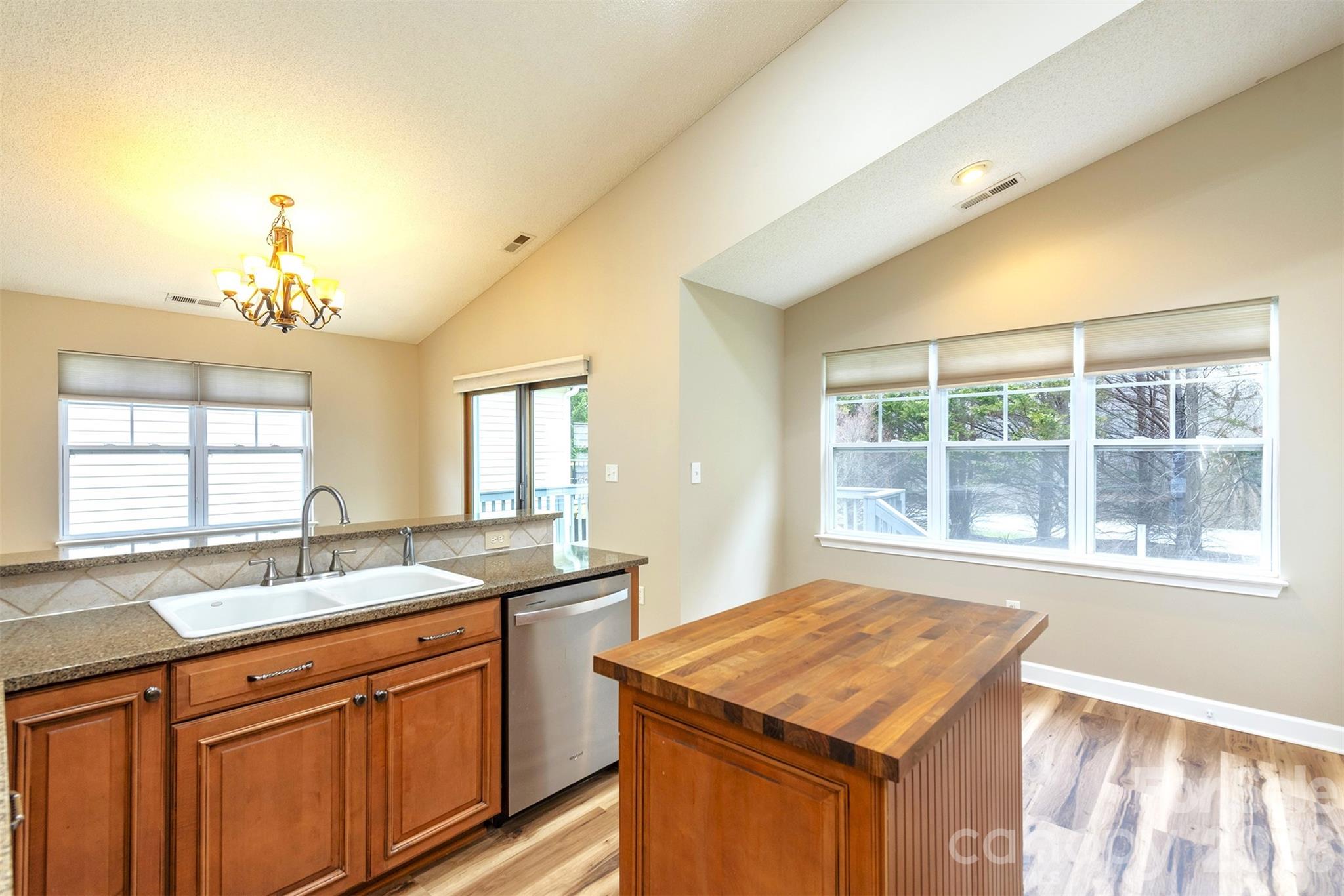 50 Clear Creekside Drive Property Photo 13