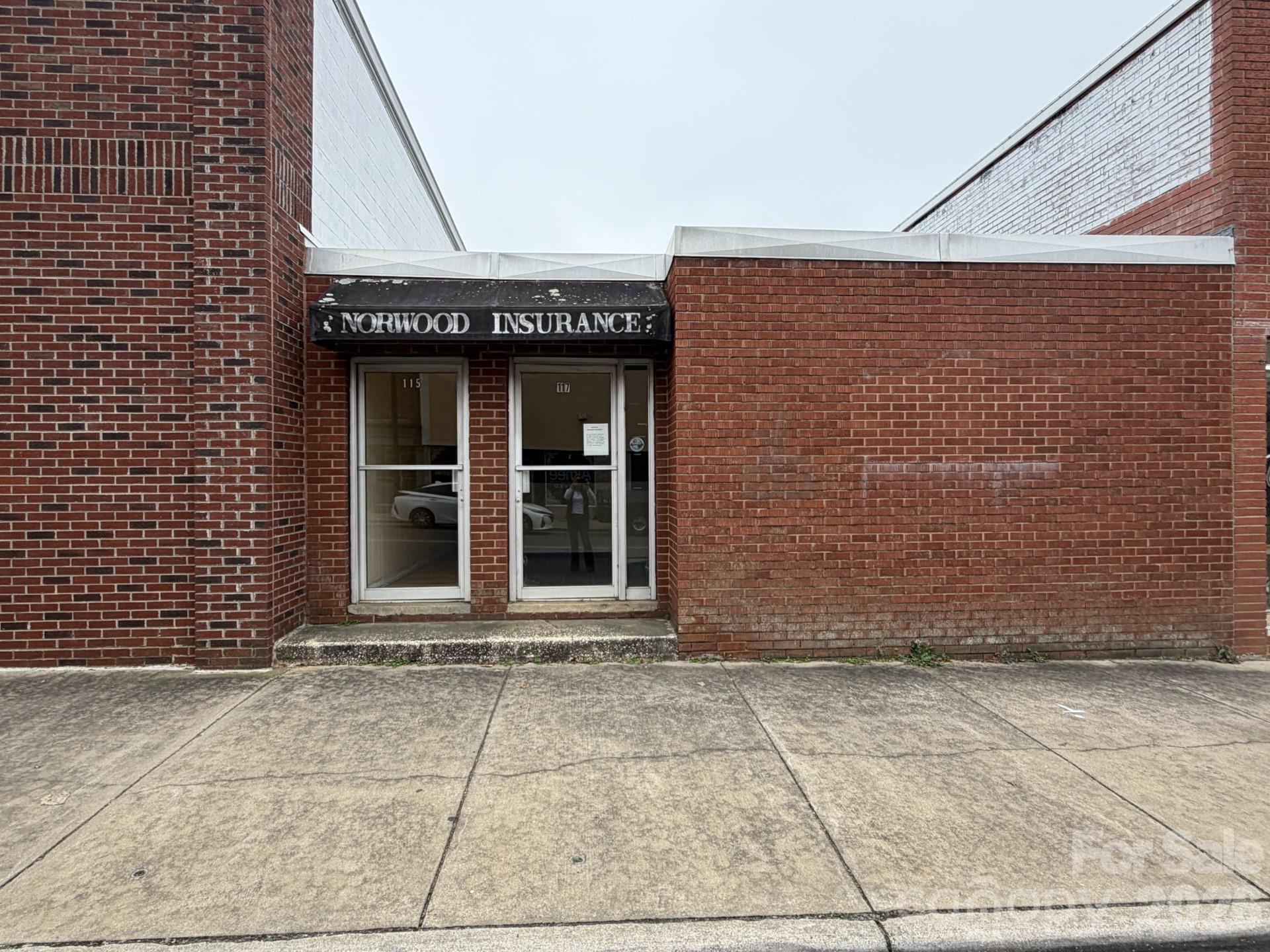 117 N Main Street Property Photo 1