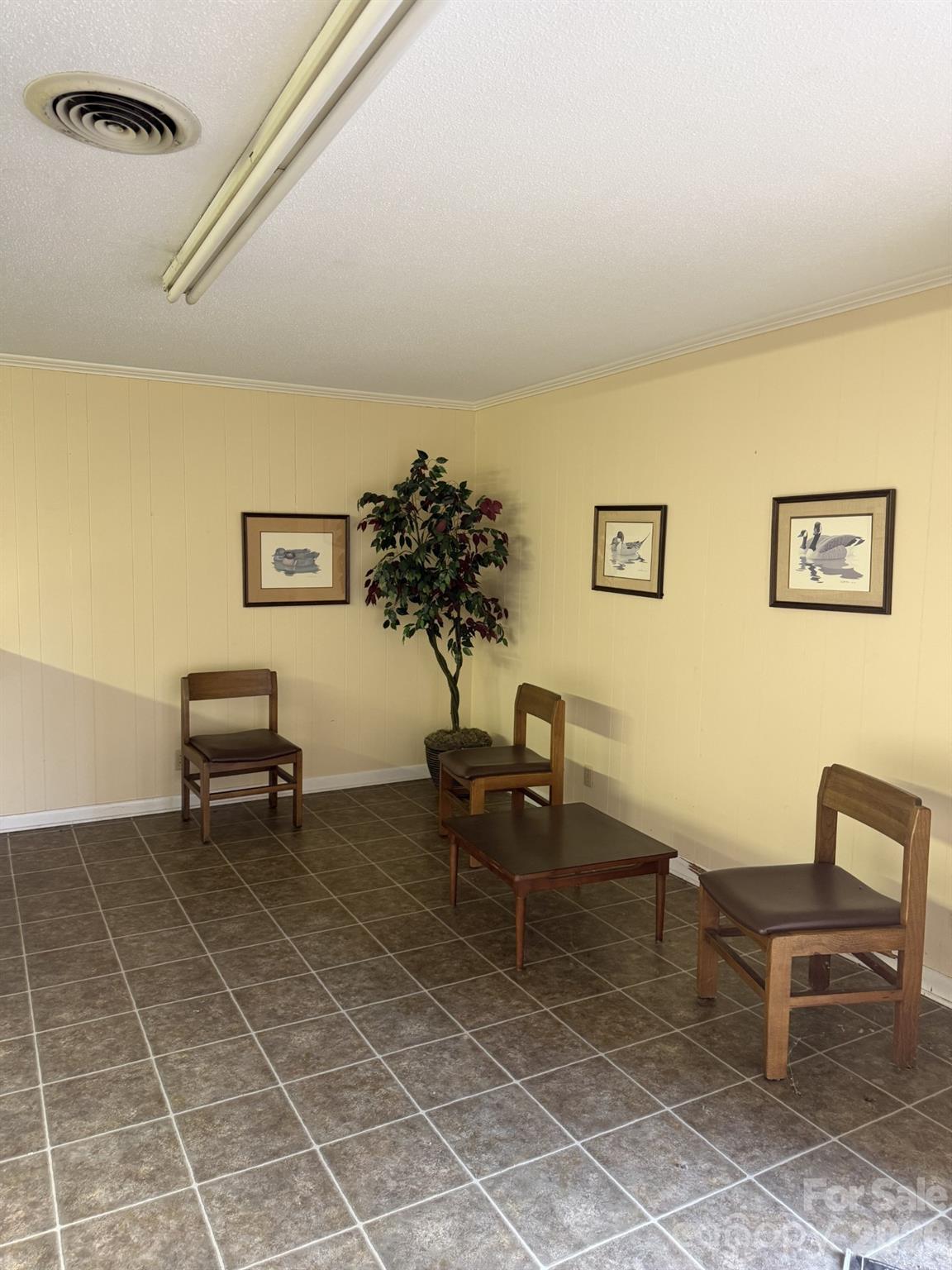 117 N Main Street Property Photo 3