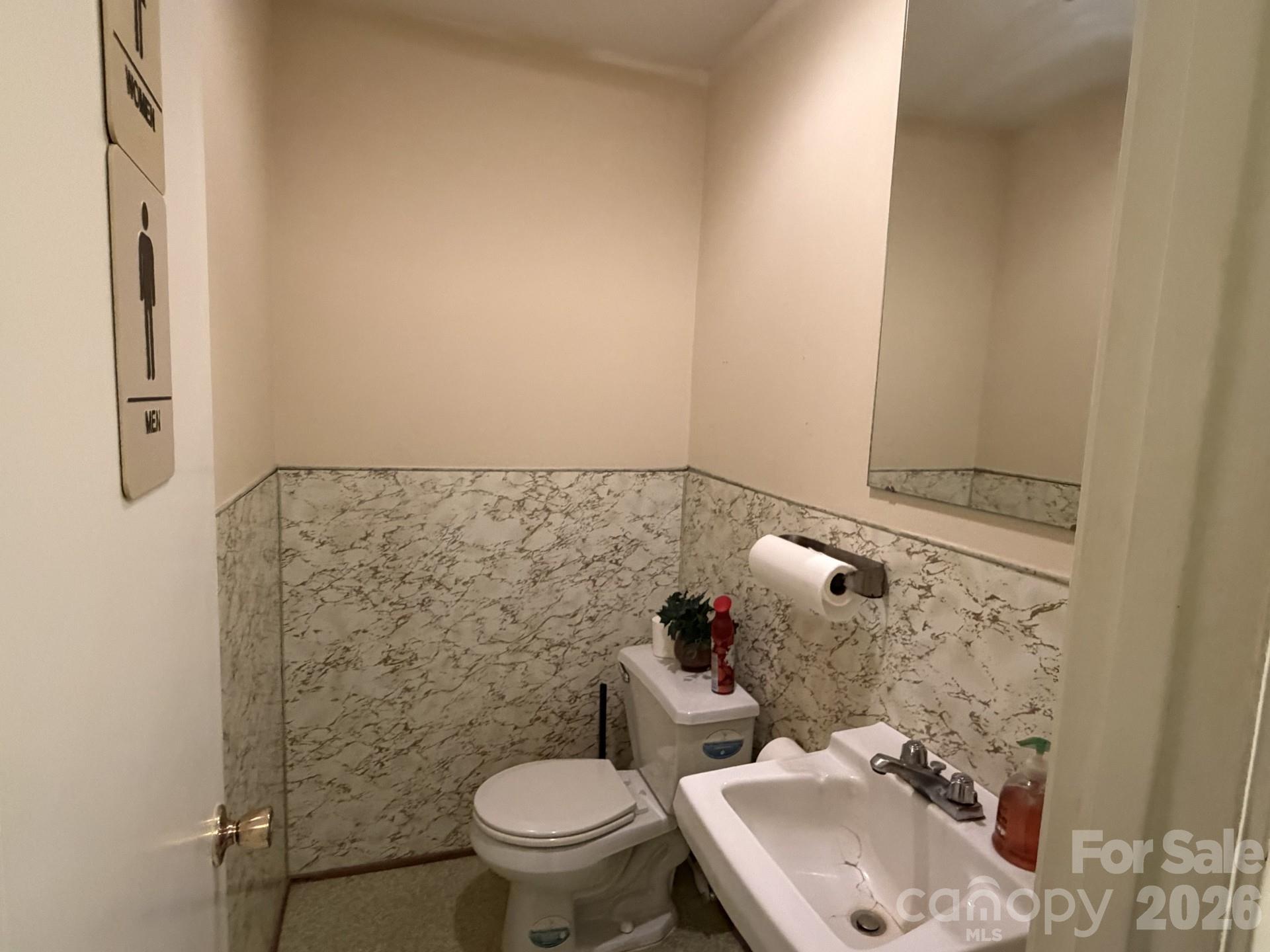 117 N Main Street Property Photo 9