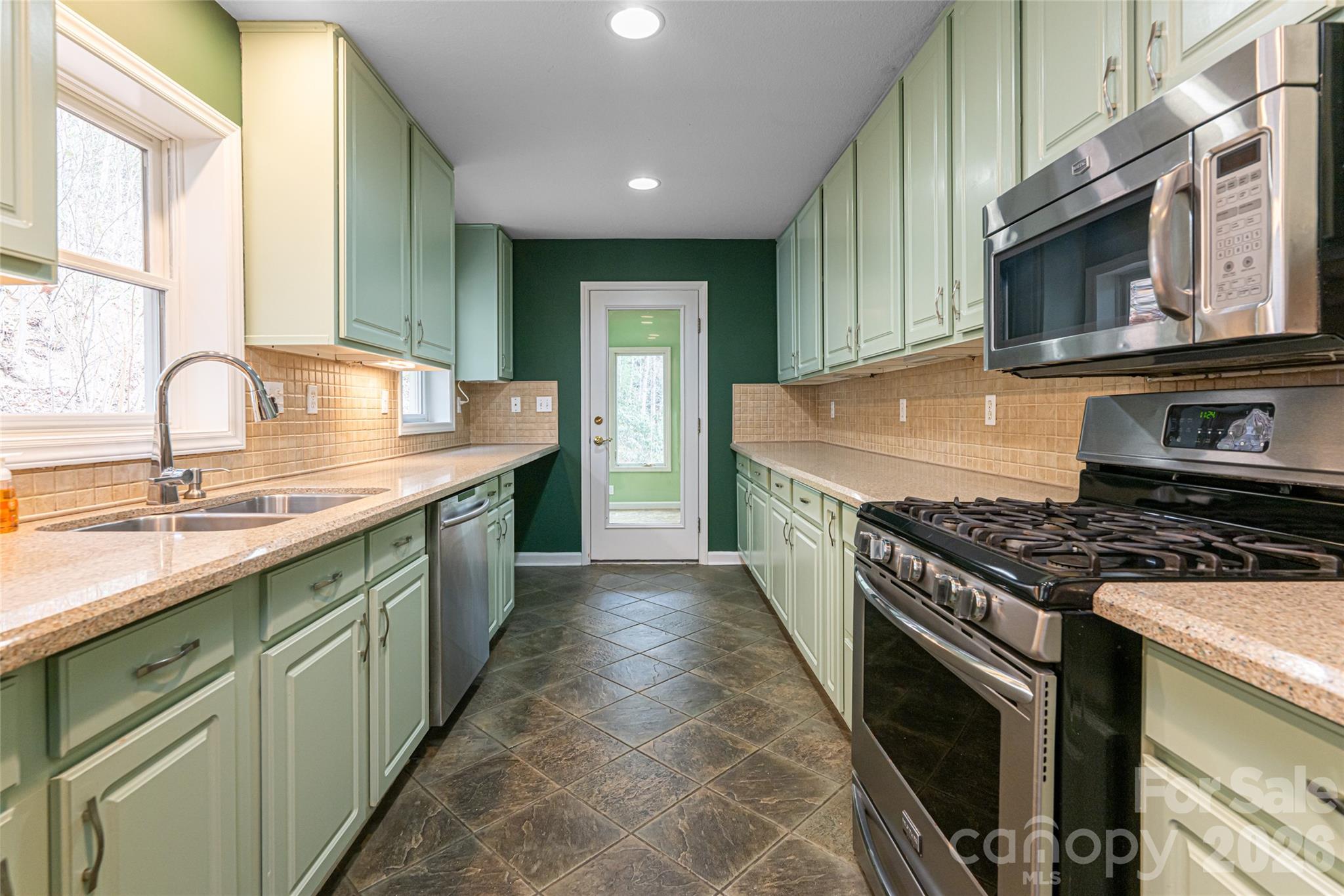 31 Timber Park Drive Property Photo 7