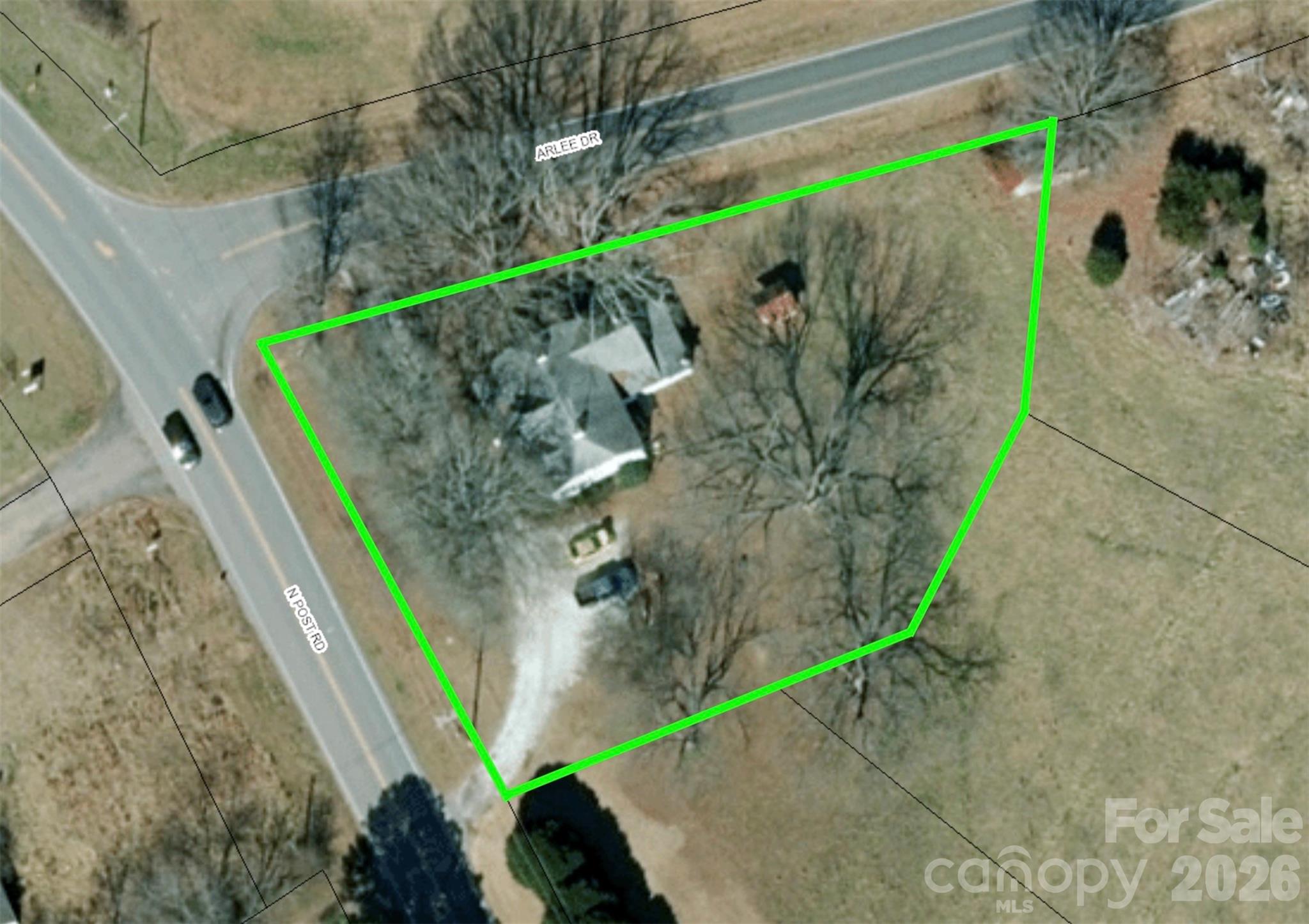 1746 N Post Road Property Photo 6