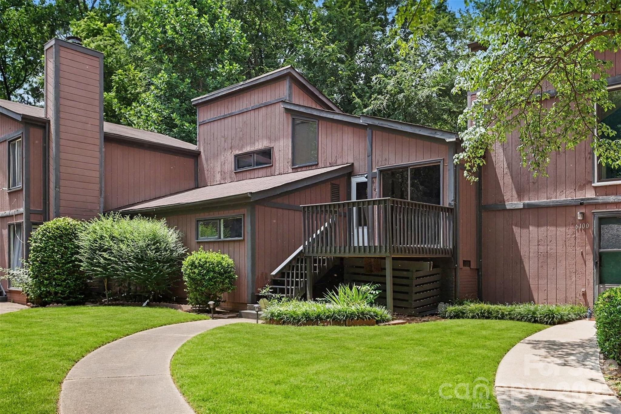 6102 Honeysuckle Lane Property Photo 1