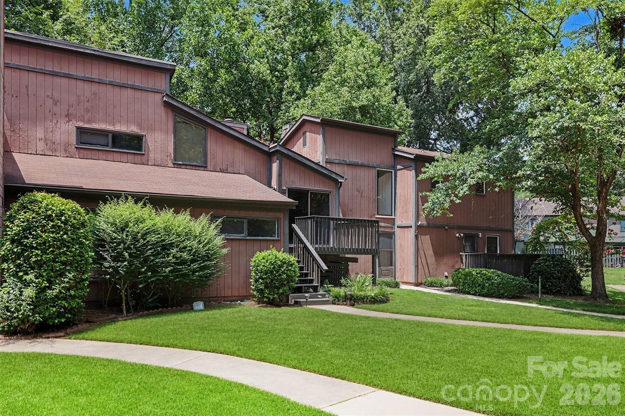 6102 Honeysuckle Lane Property Photo 2