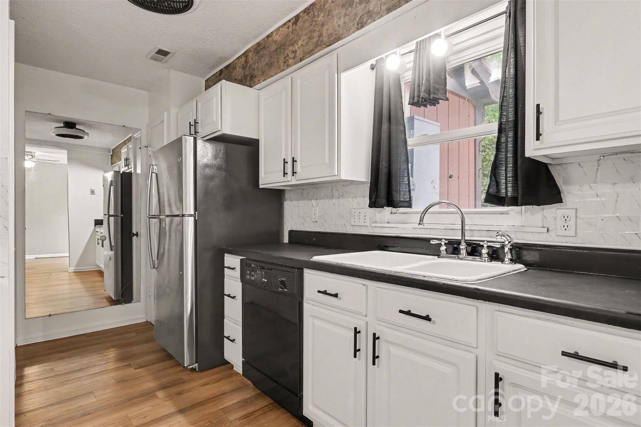 6102 Honeysuckle Lane Property Photo 6
