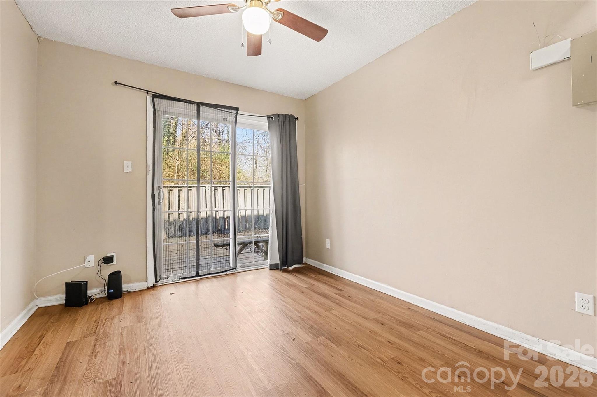 6102 Honeysuckle Lane Property Photo 9