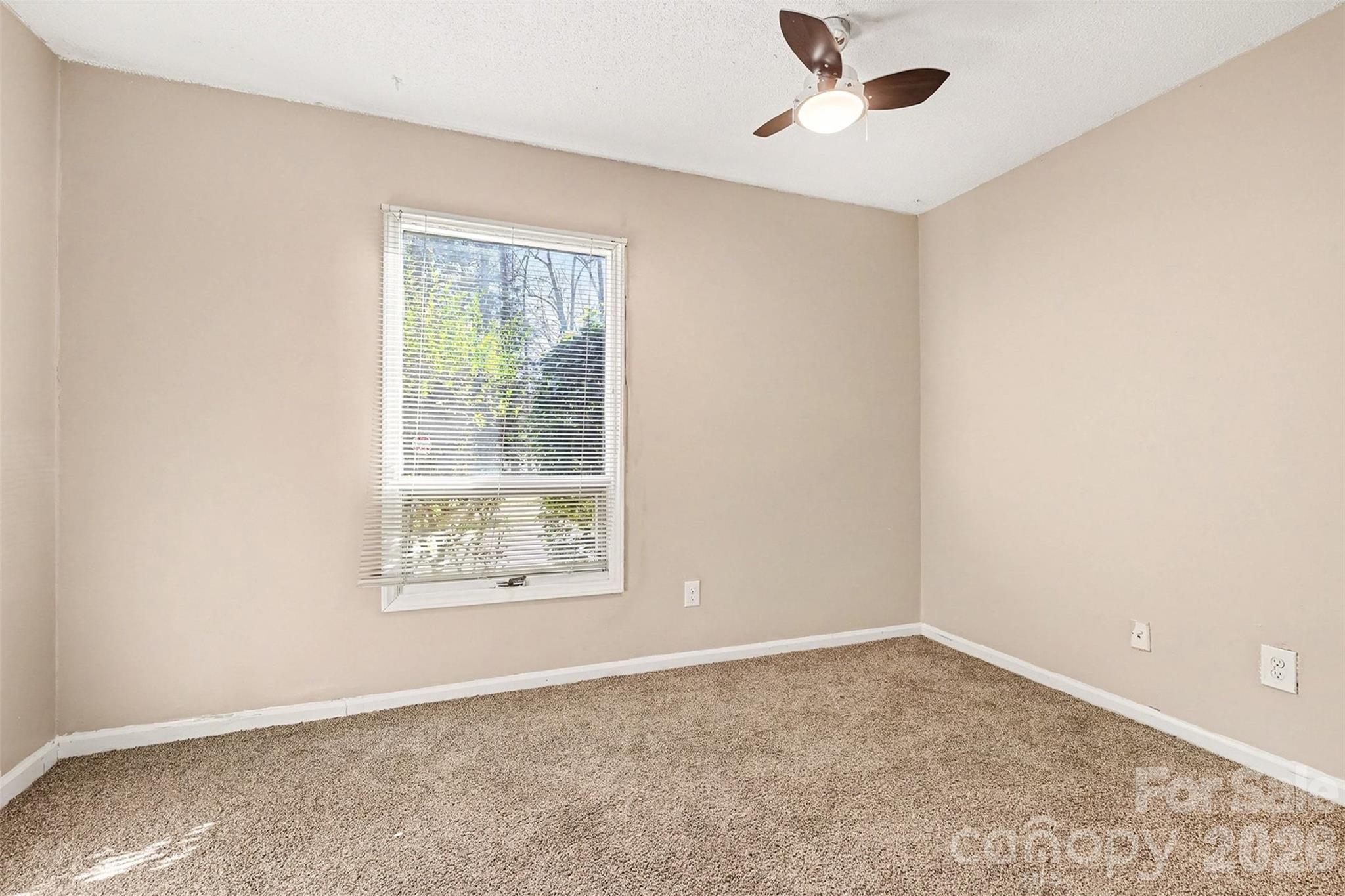 6102 Honeysuckle Lane Property Photo 14