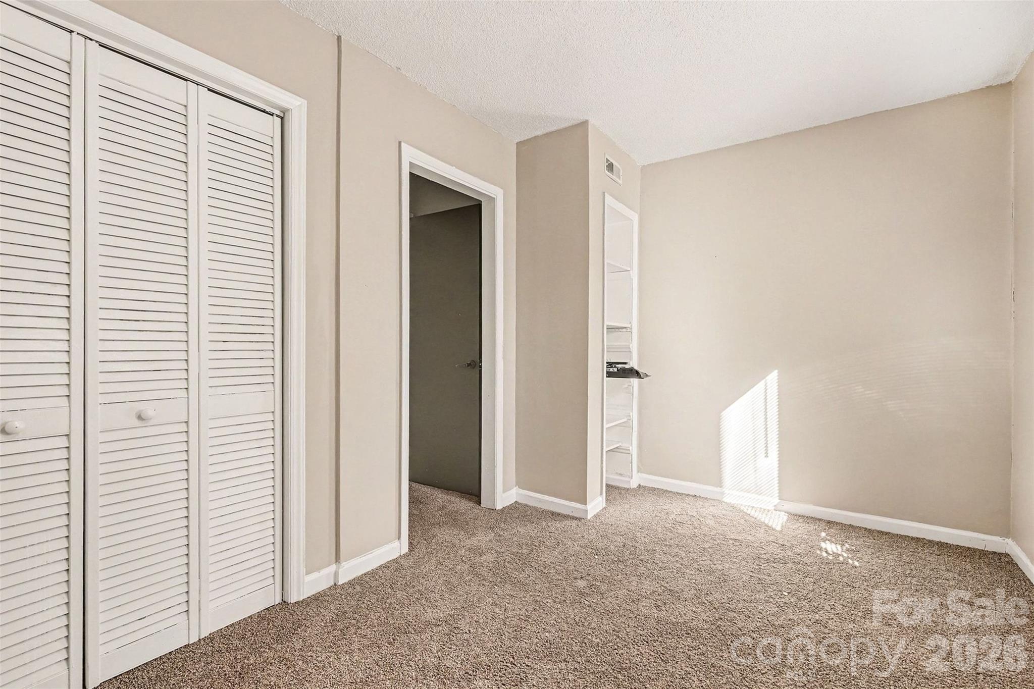 6102 Honeysuckle Lane Property Photo 15